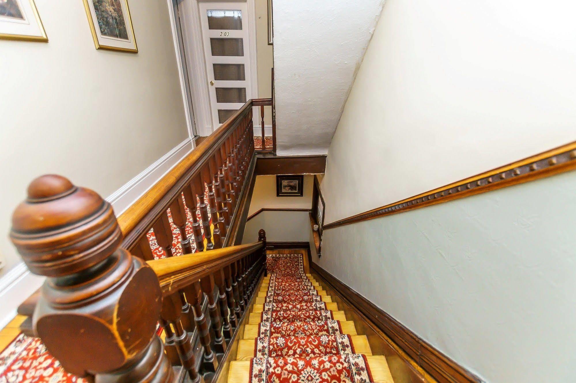 Elliott House Bed & Breakfast Toronto