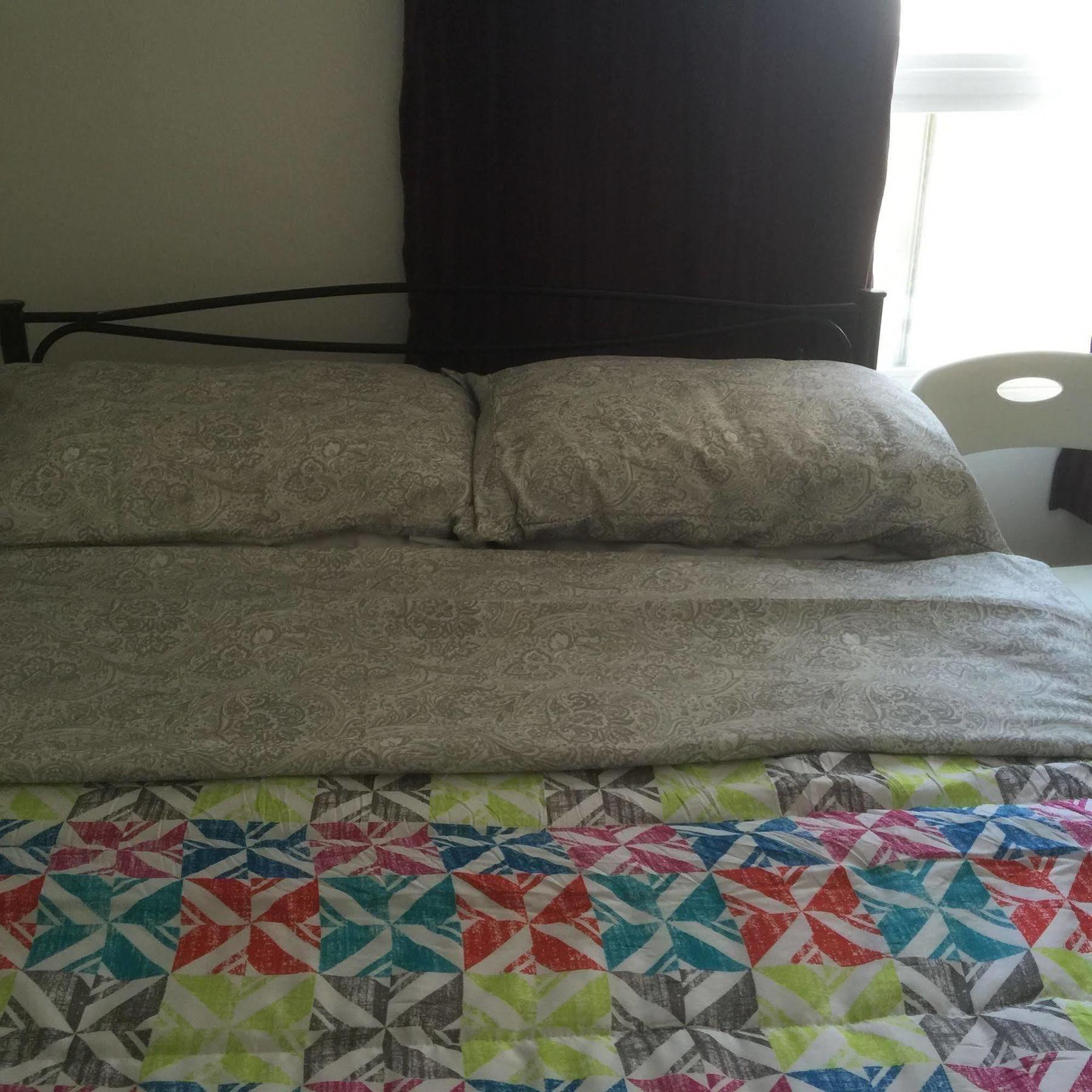 University Apartment 2* Toronto