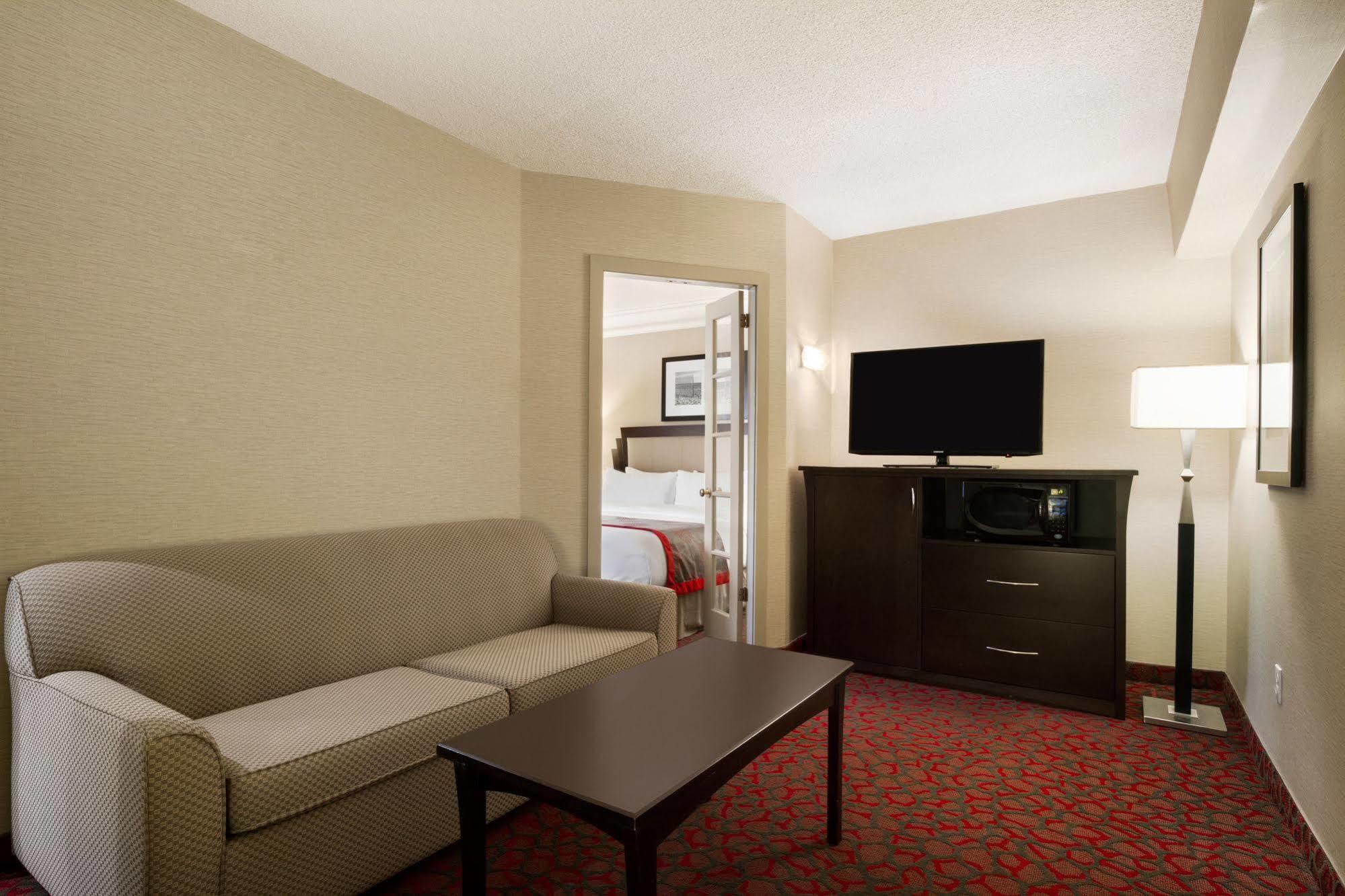 Hampton & By Hilton Downtown Hotel 3*