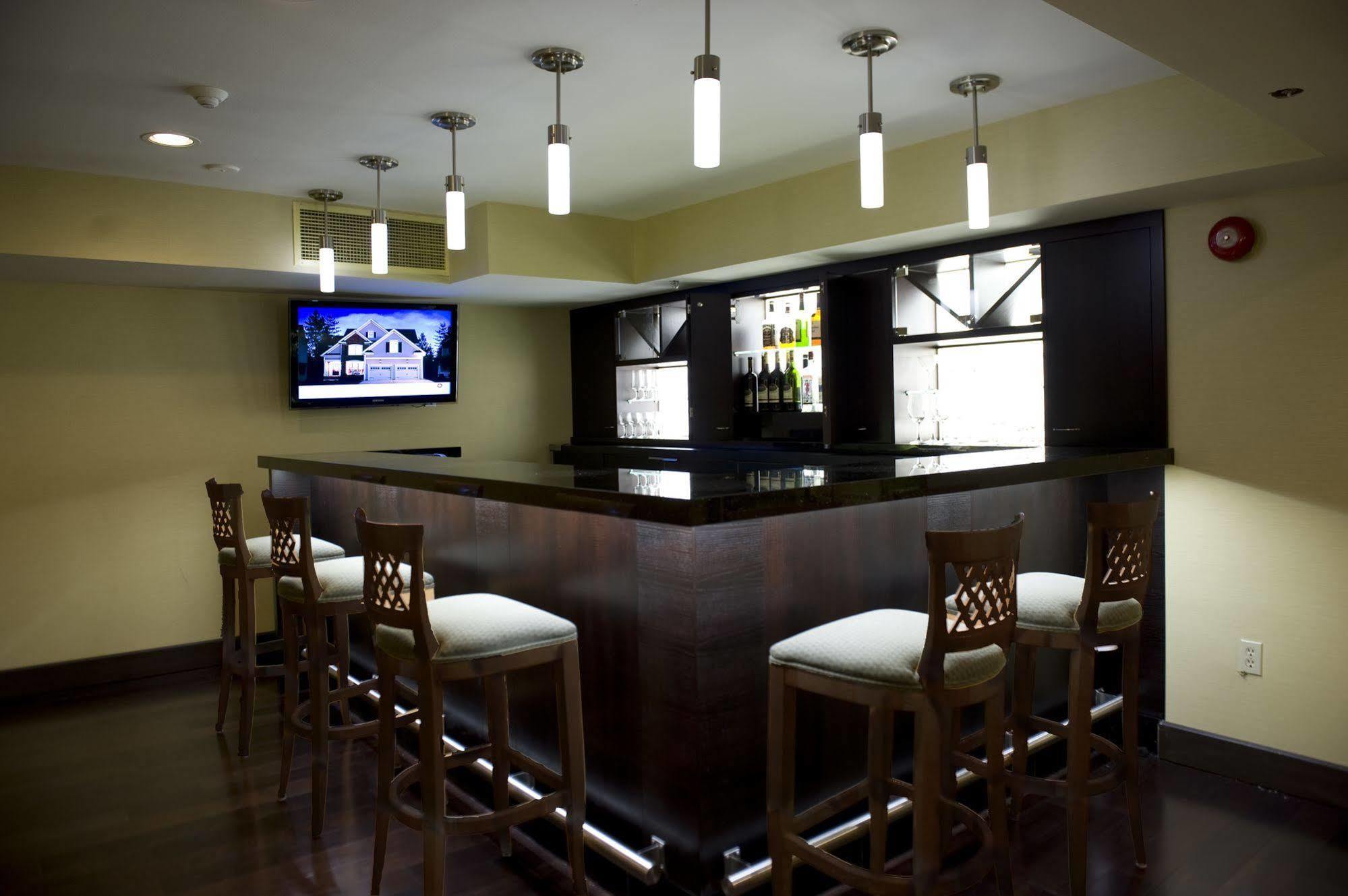 Hampton & By Hilton Downtown Hotel