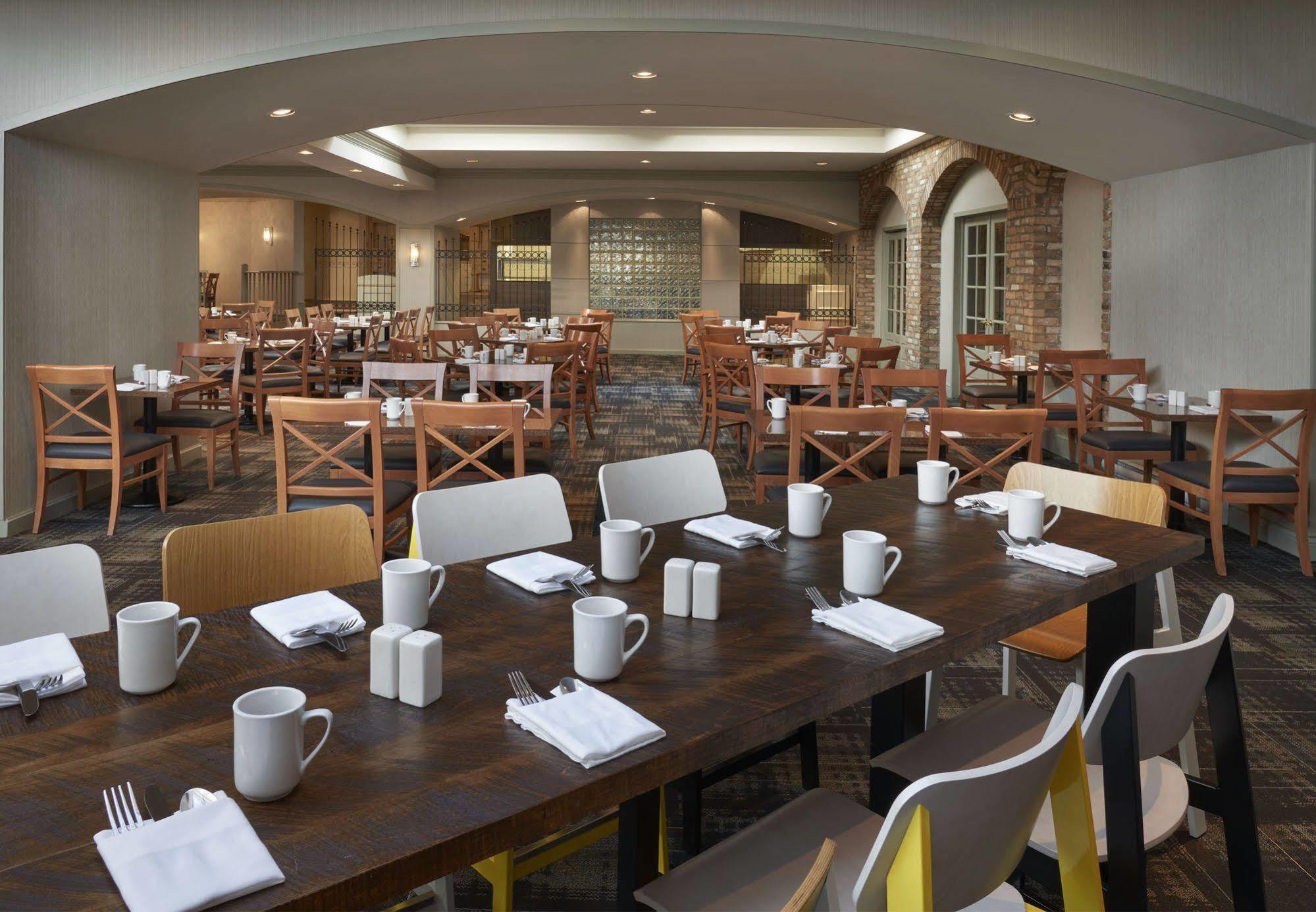Delta By Marriott Airport & Conference Centre Hotel