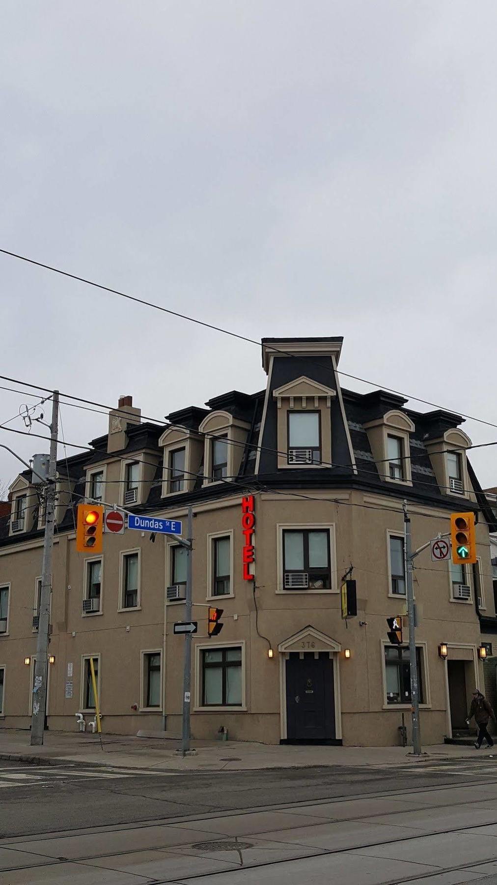 Royal Oak Hotel 2*