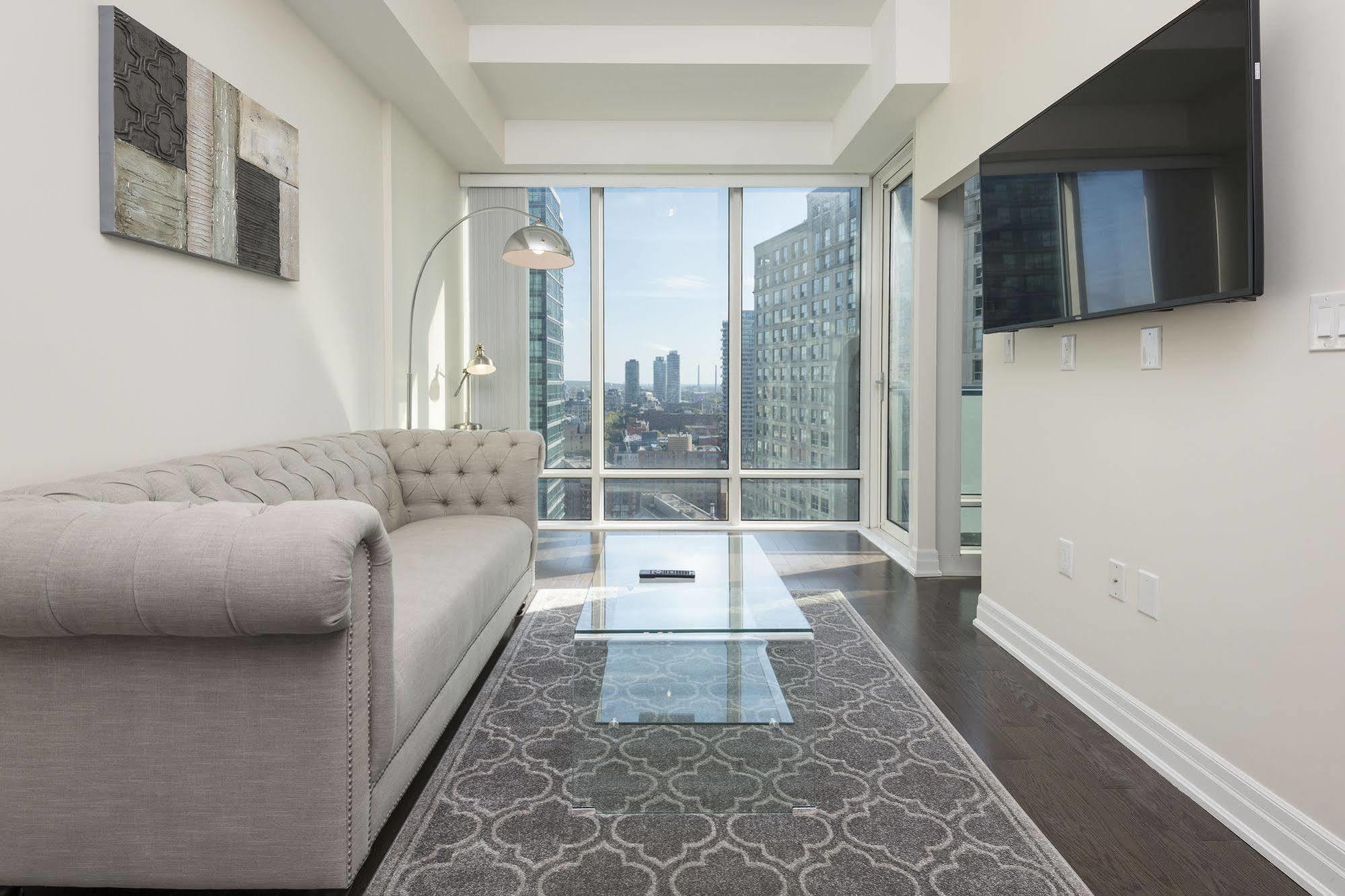 Diamond - Union Station Hotel Toronto