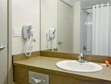 Super 8 By Wyndham Downtown 2*