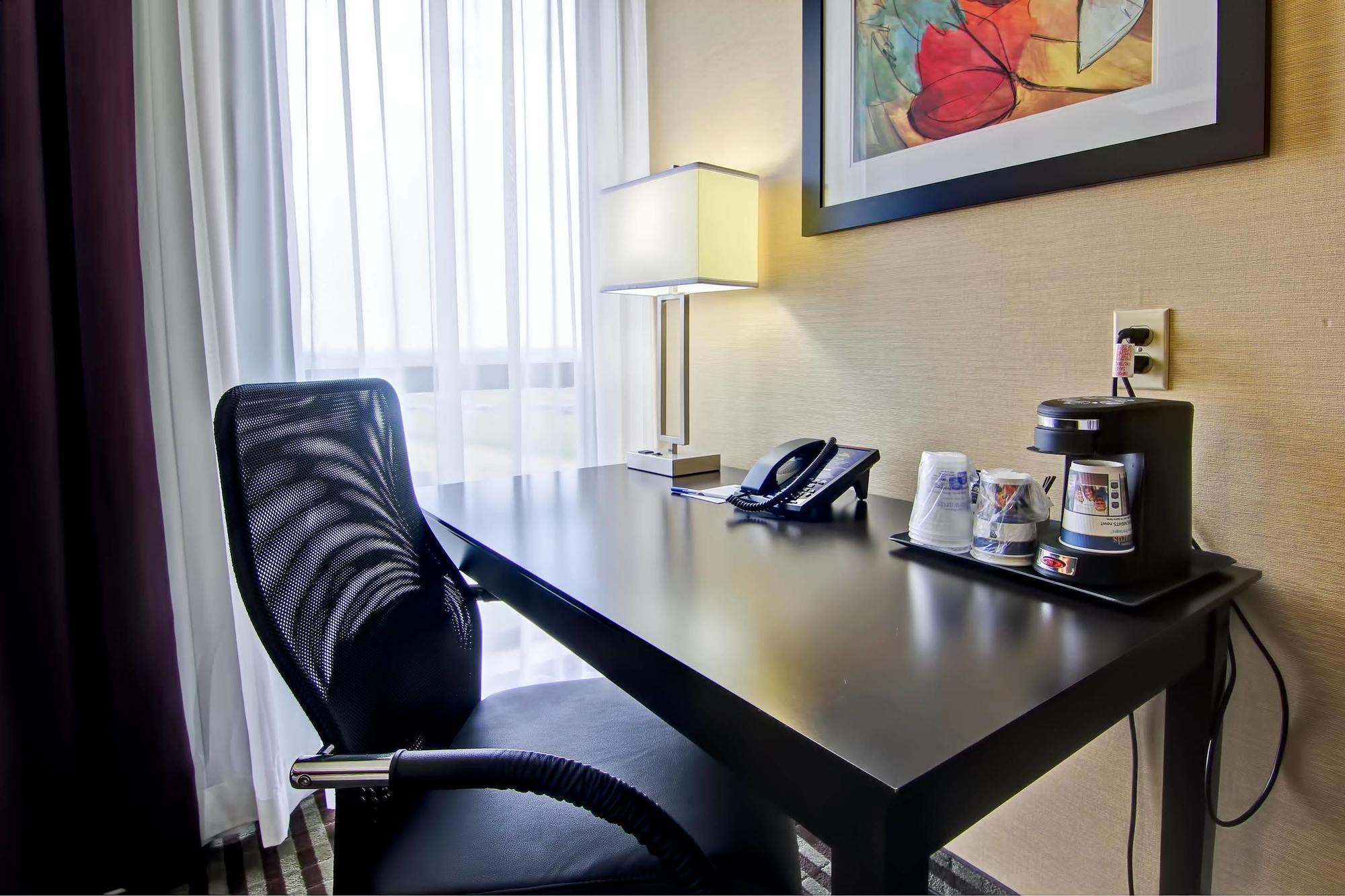 Hotel Western North York & Toronto