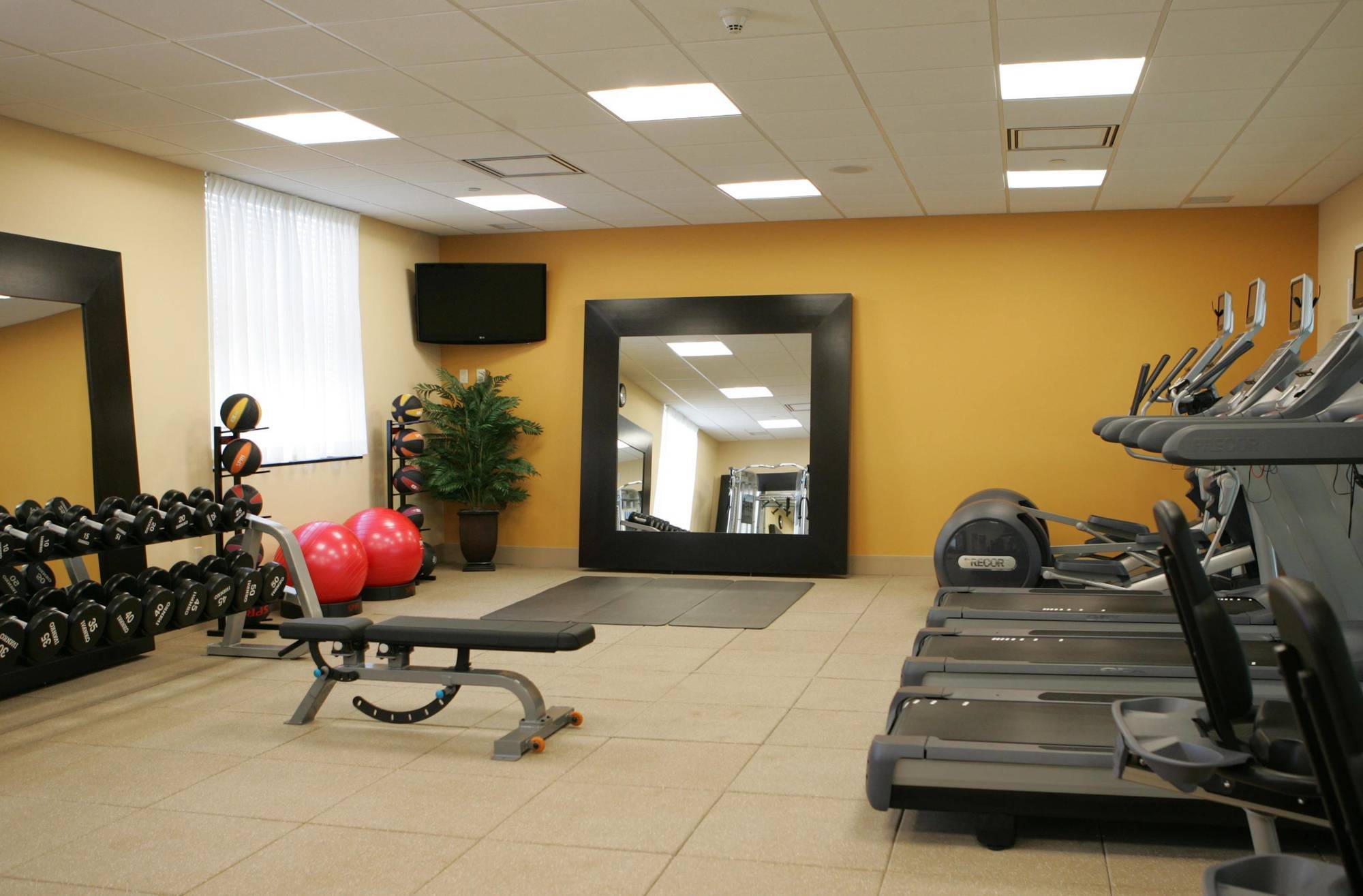 Homewood By Hilton Airport Corporate Centre