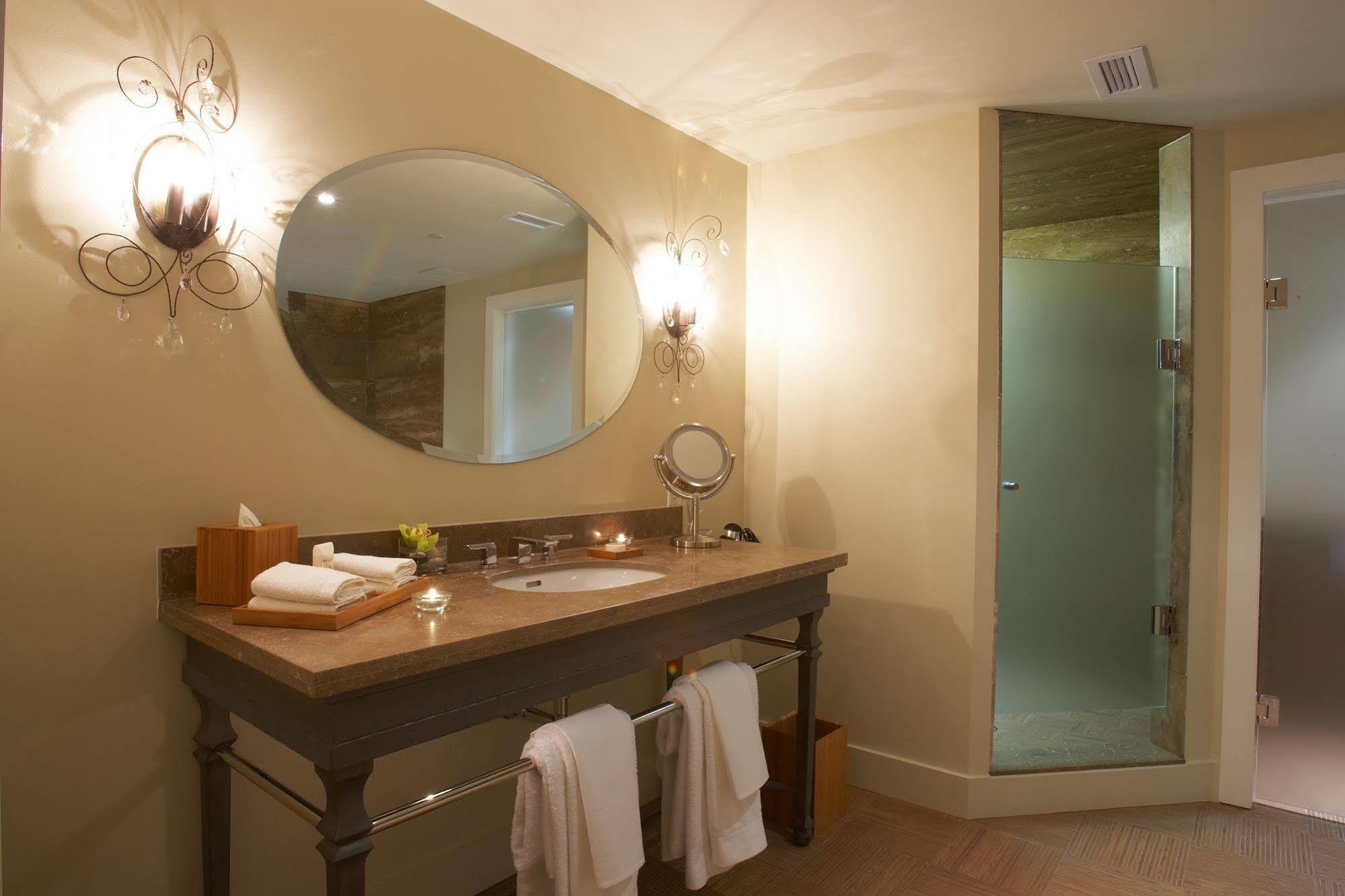 The Ivy At Verity 5* Toronto
