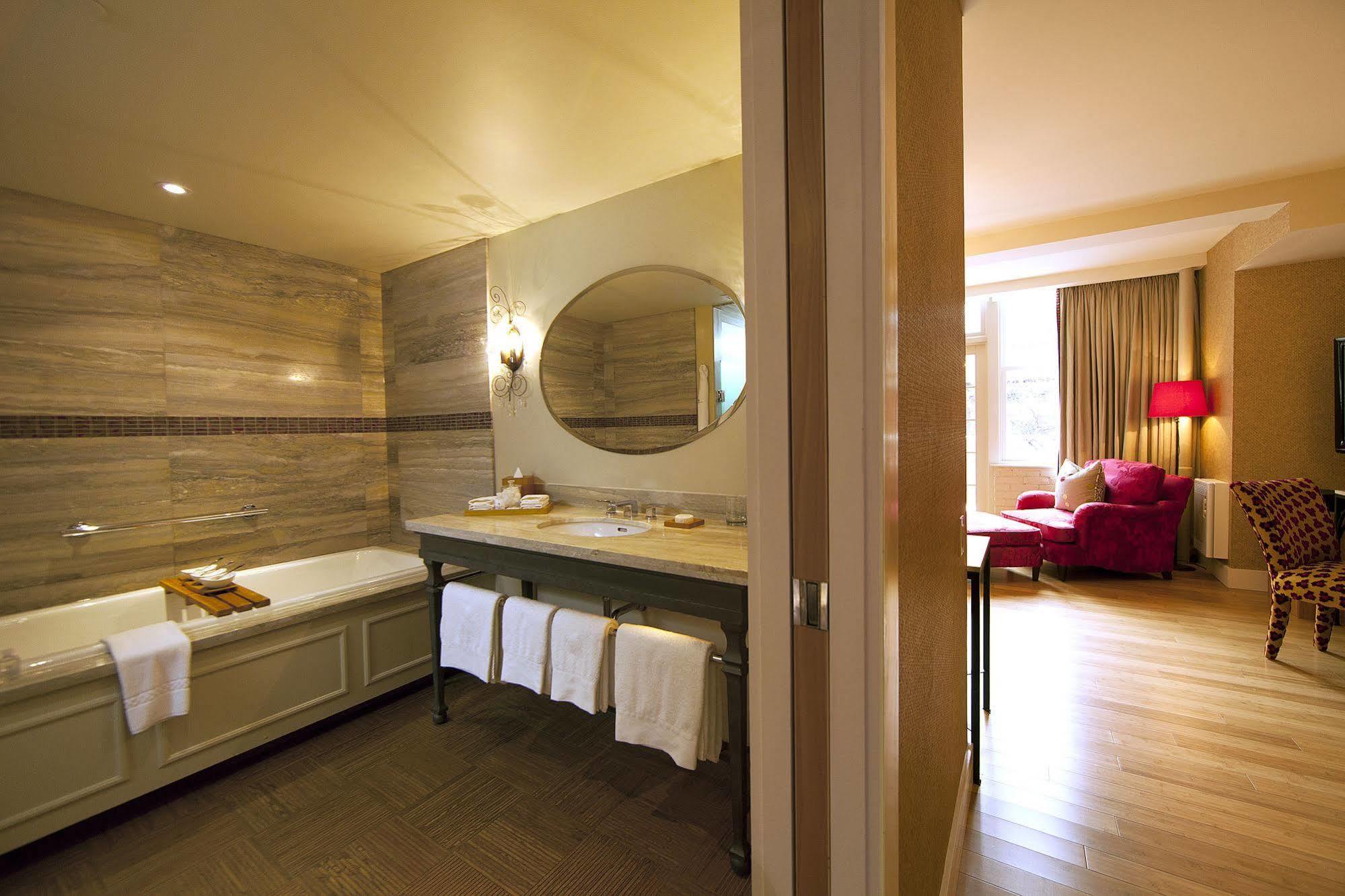 The Ivy At Verity 5* Toronto