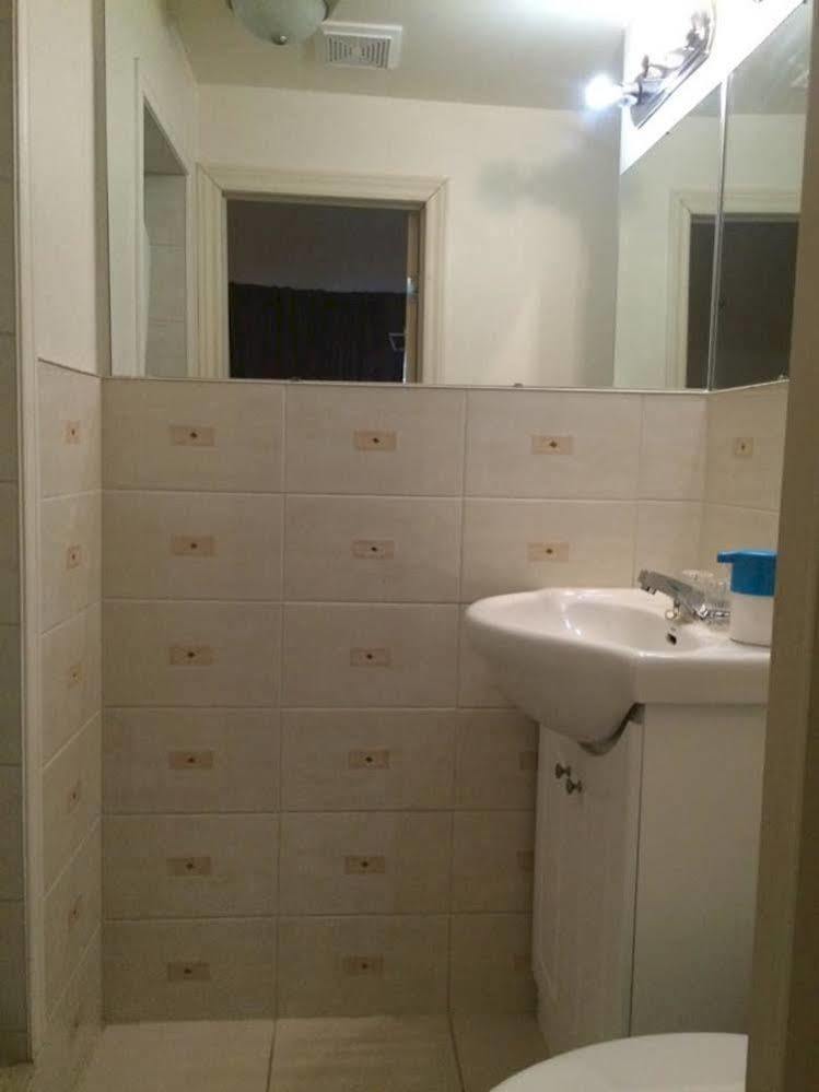 Adas Guest house Toronto