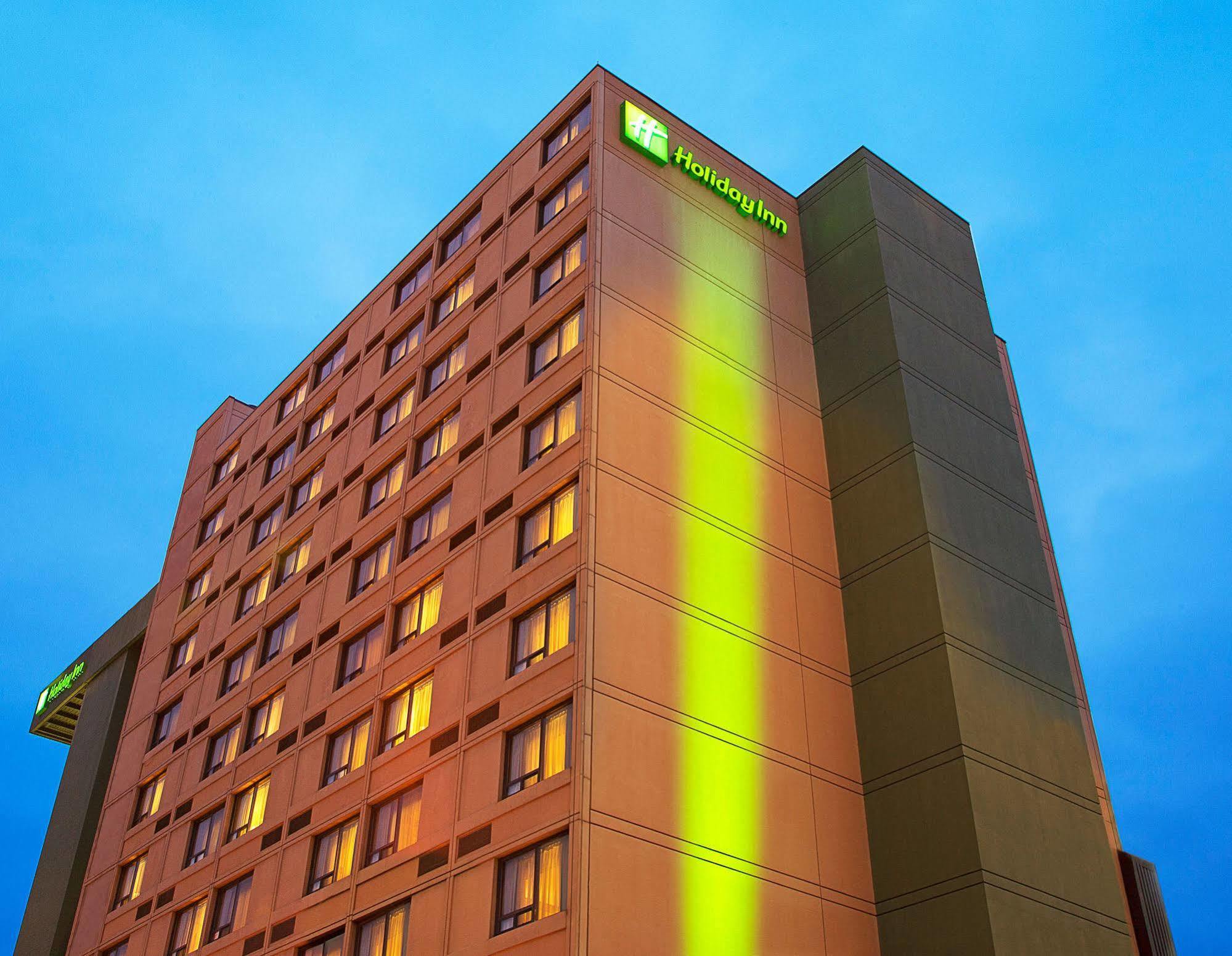 Hotel - Yorkdale