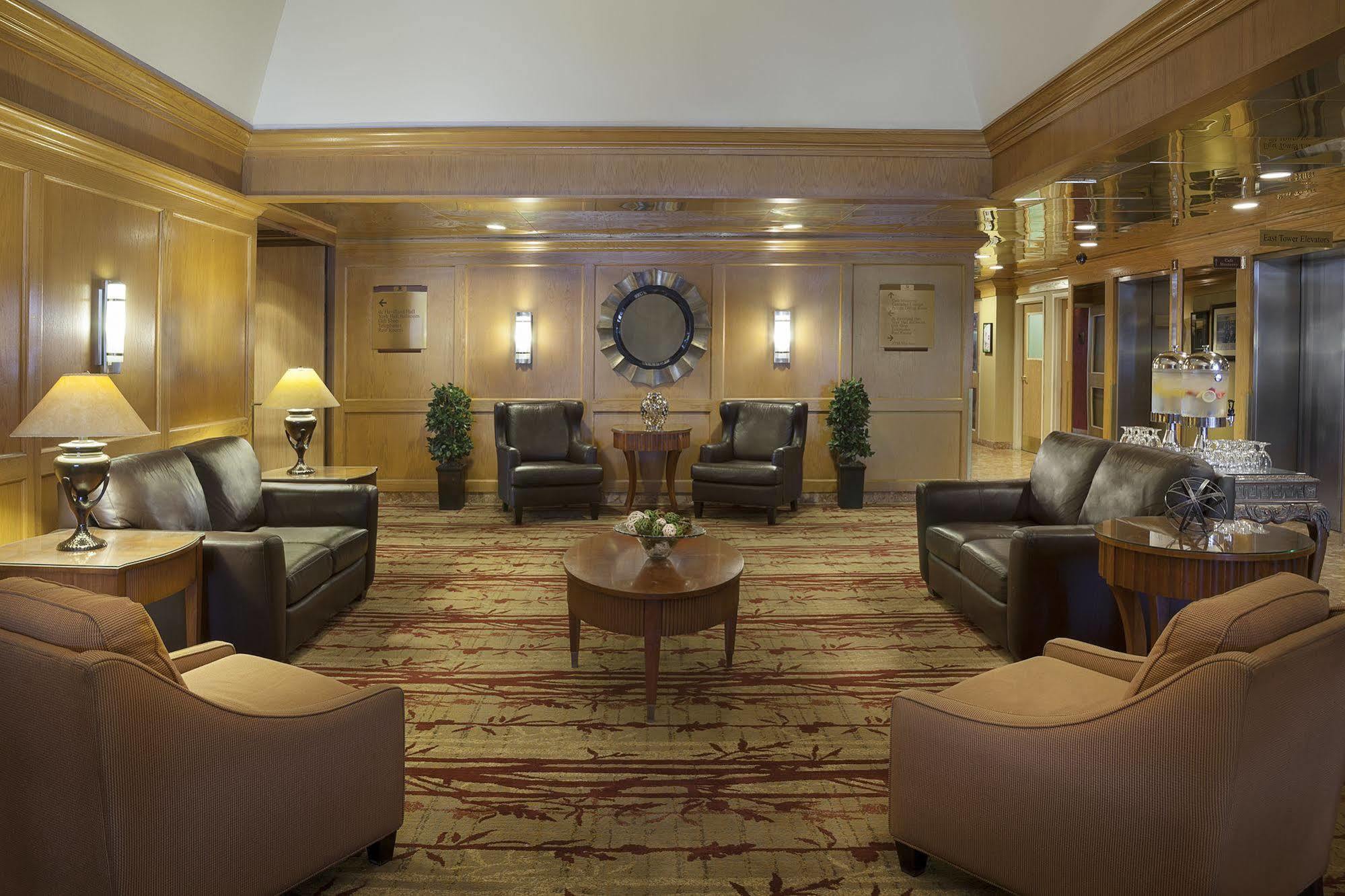 Hotel - Yorkdale