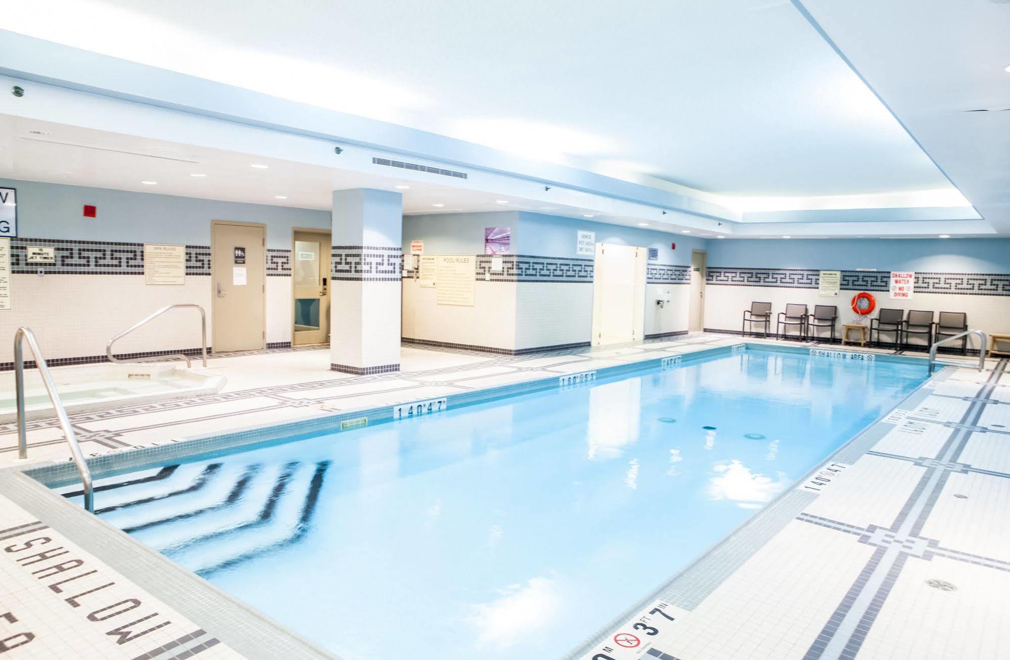 Hotel Western Premier Airport Carlingview Toronto