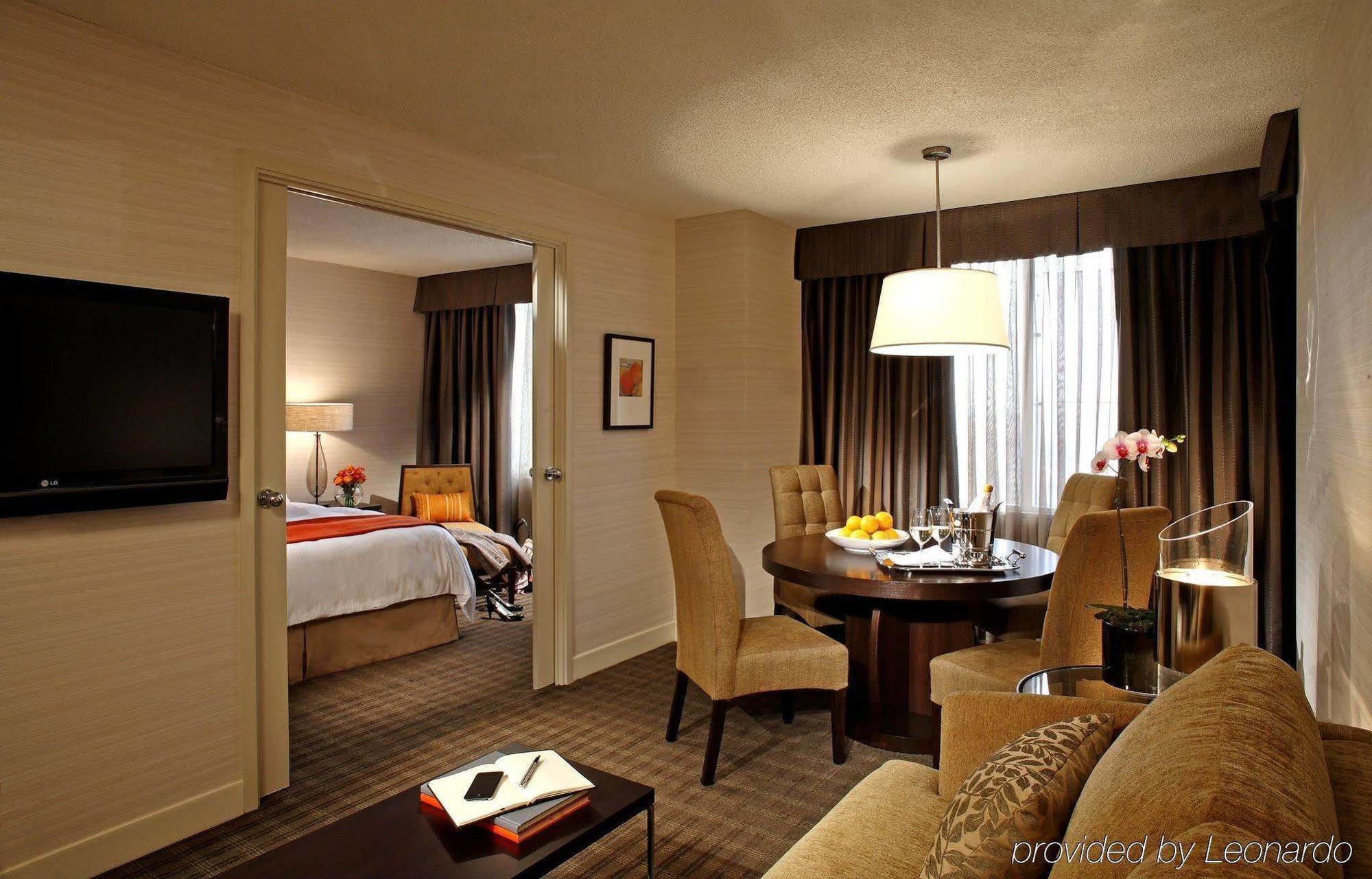 Cambridge Hotel