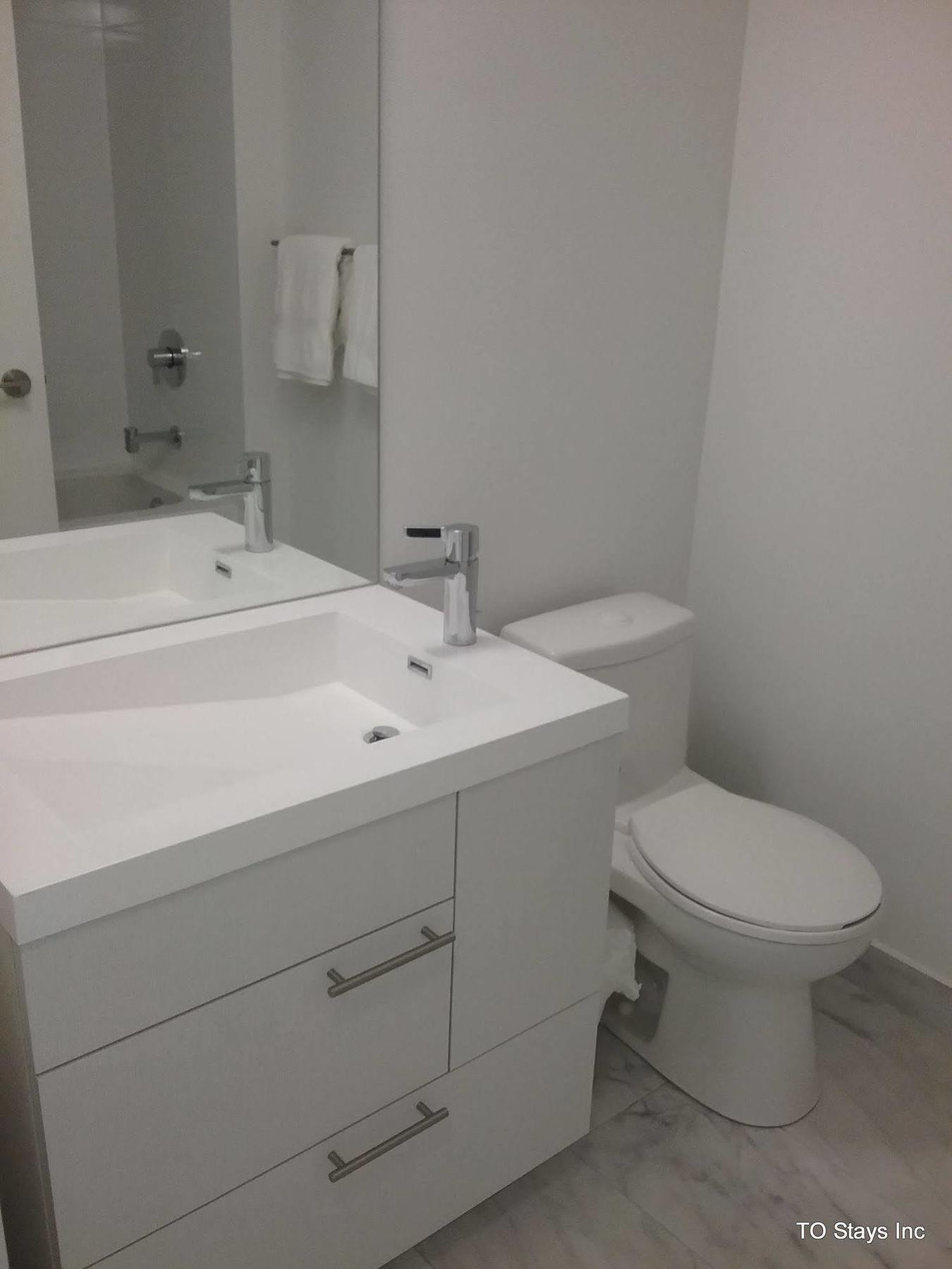 Apartment Suites On Simcoe Toronto