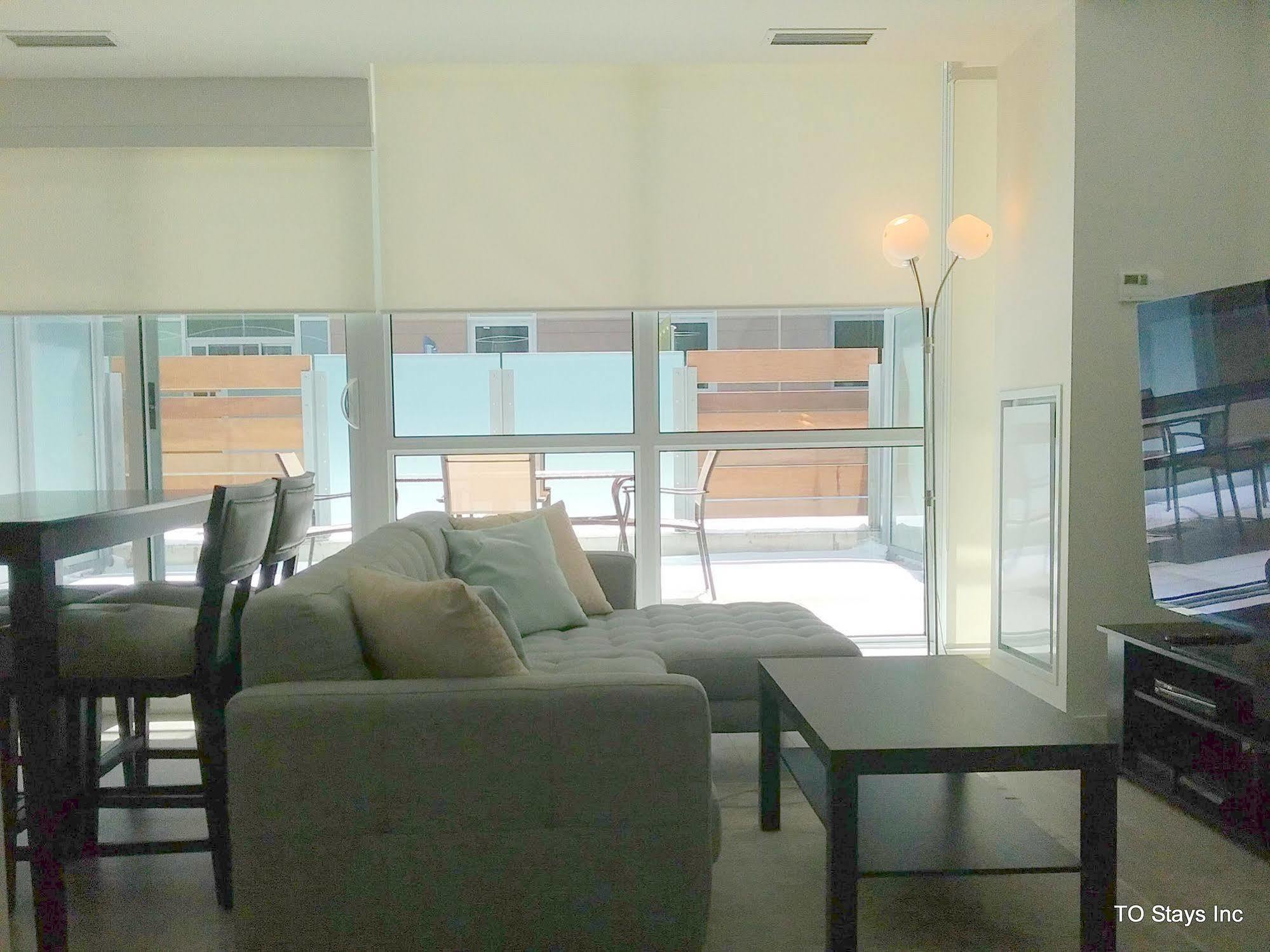 Suites On Simcoe Apartment *