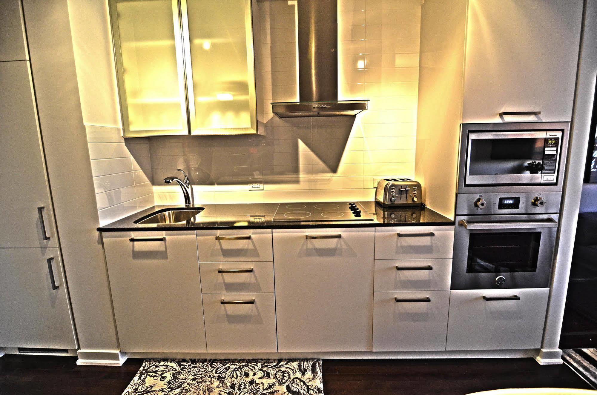 Escape - Onyx 3* Toronto