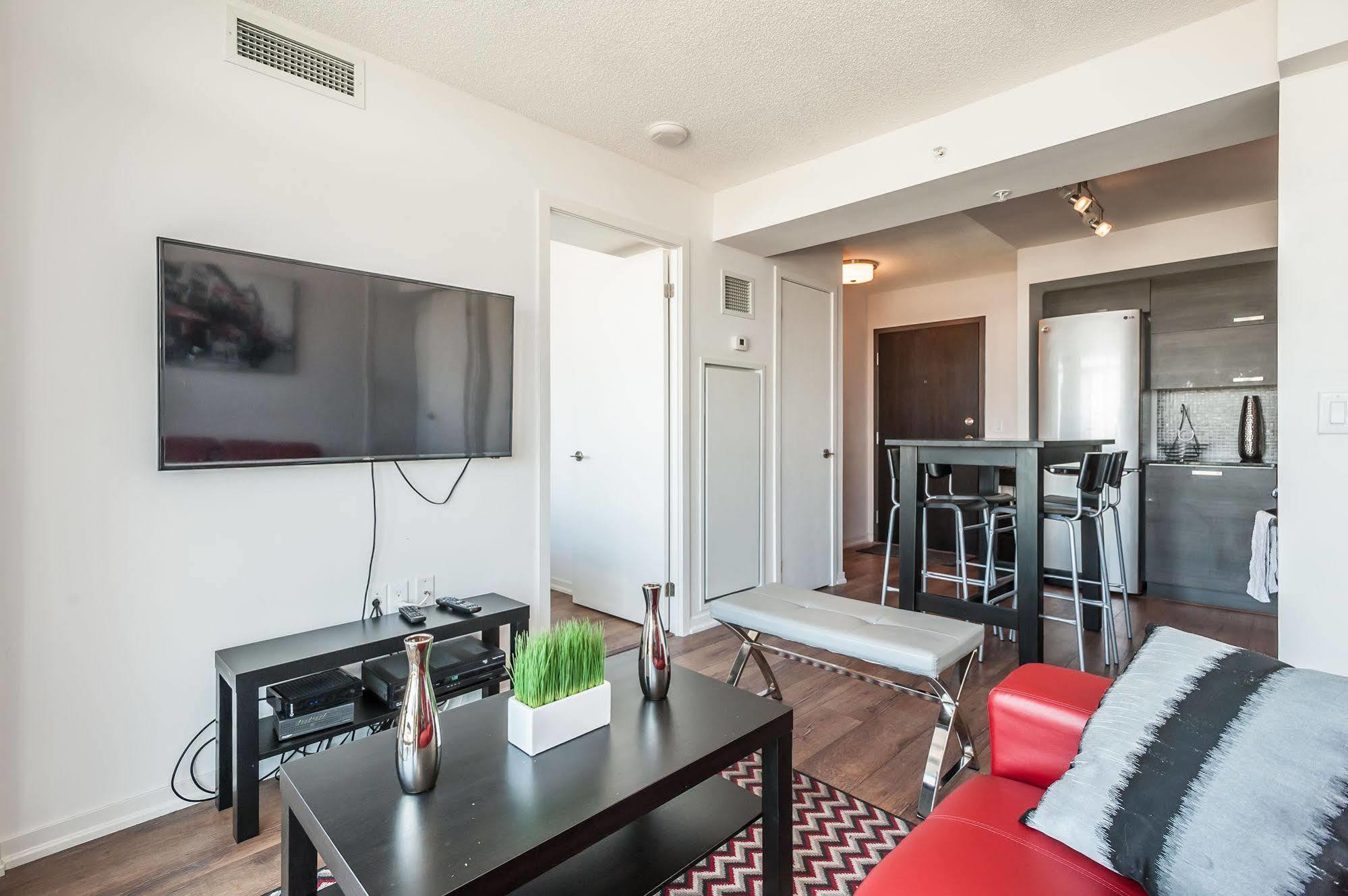 Apartment Soho 2 Bed | 2 Bath Cn Tower View Toronto