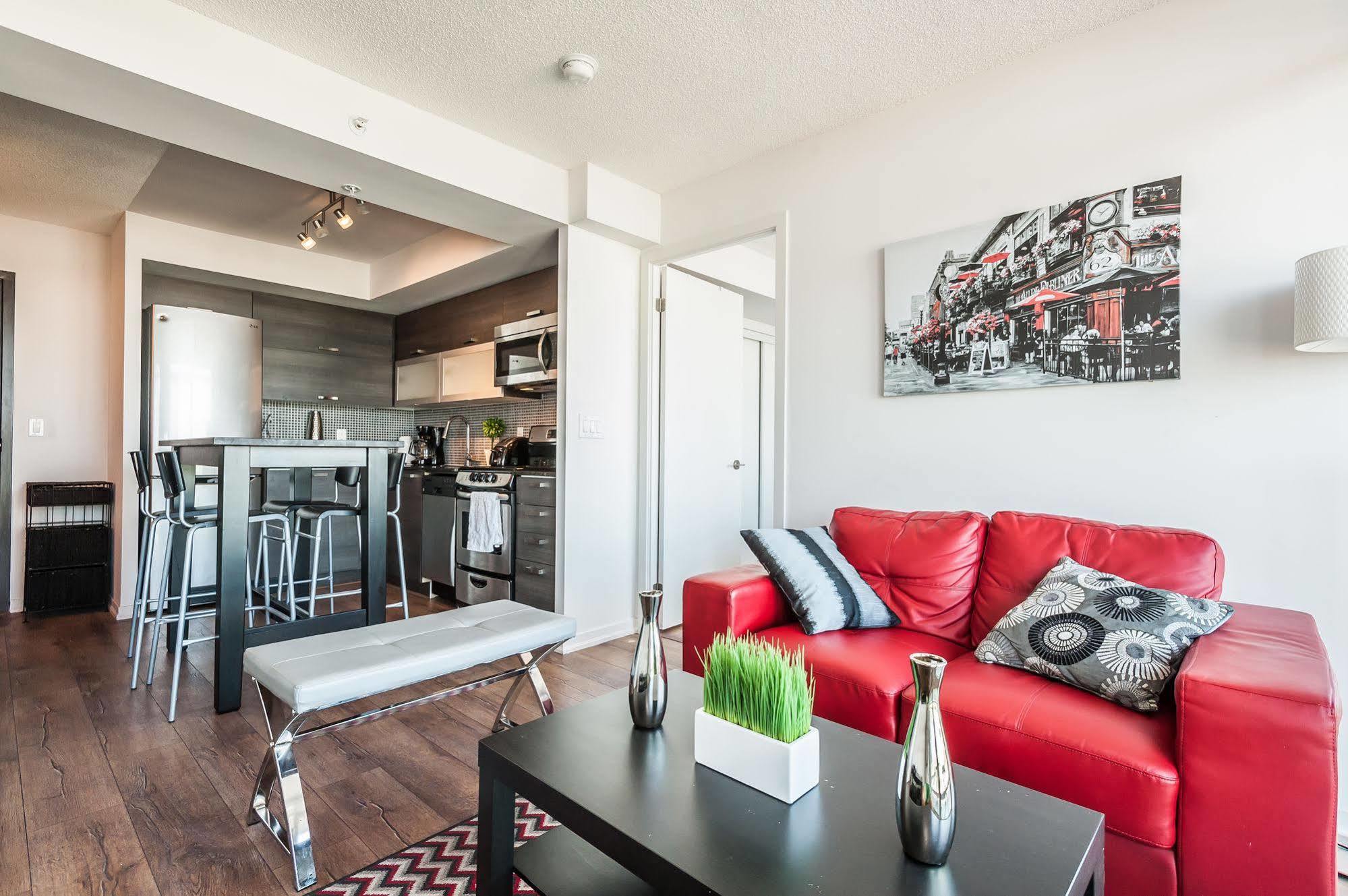 Soho 2 Bed | 2 Bath Cn Tower View * Toronto