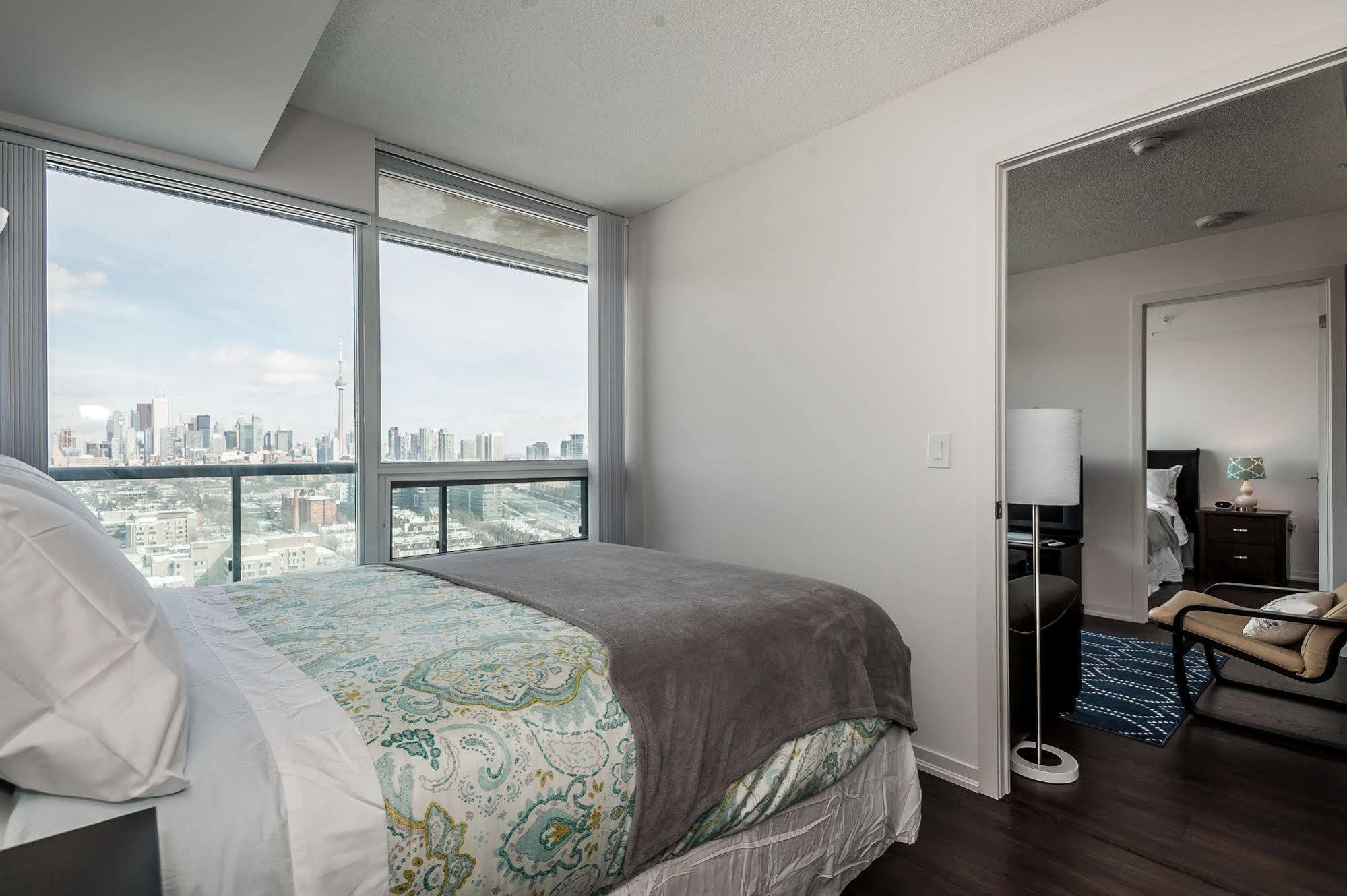 Apartment Soho 2 Bed | 2 Bath Cn Tower View