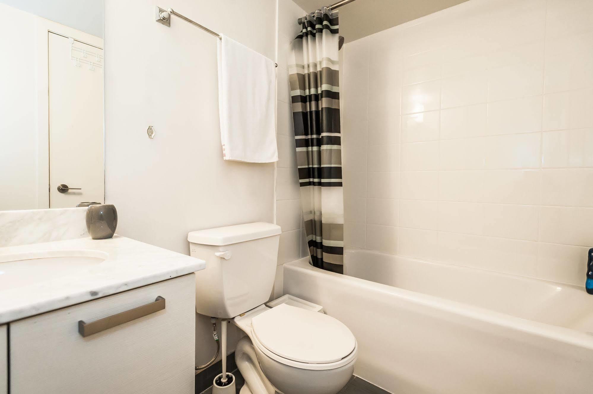 Soho 2 Bed | 2 Bath Cn Tower View