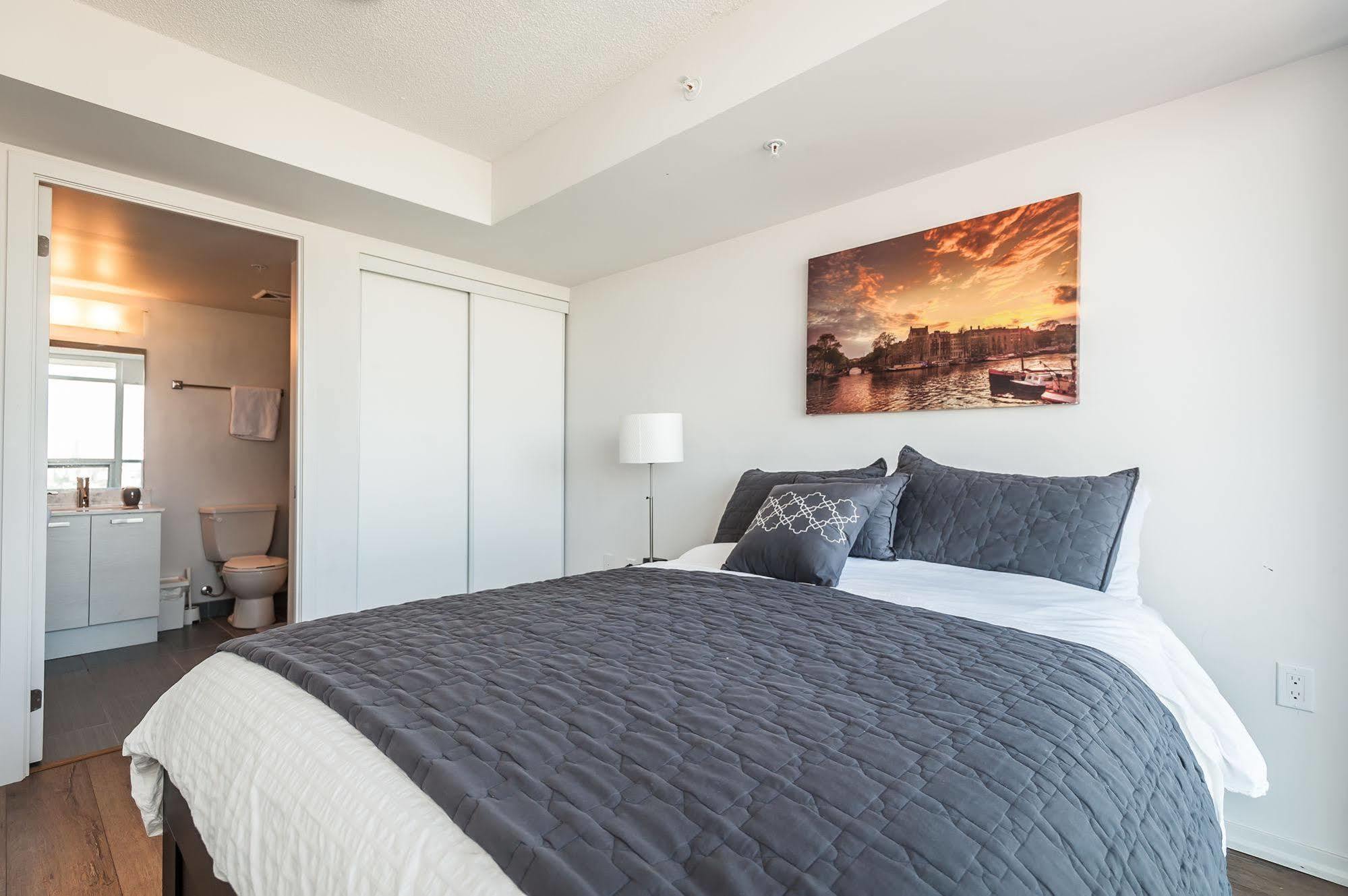 Apartment Soho 2 Bed | 2 Bath Cn Tower View Toronto