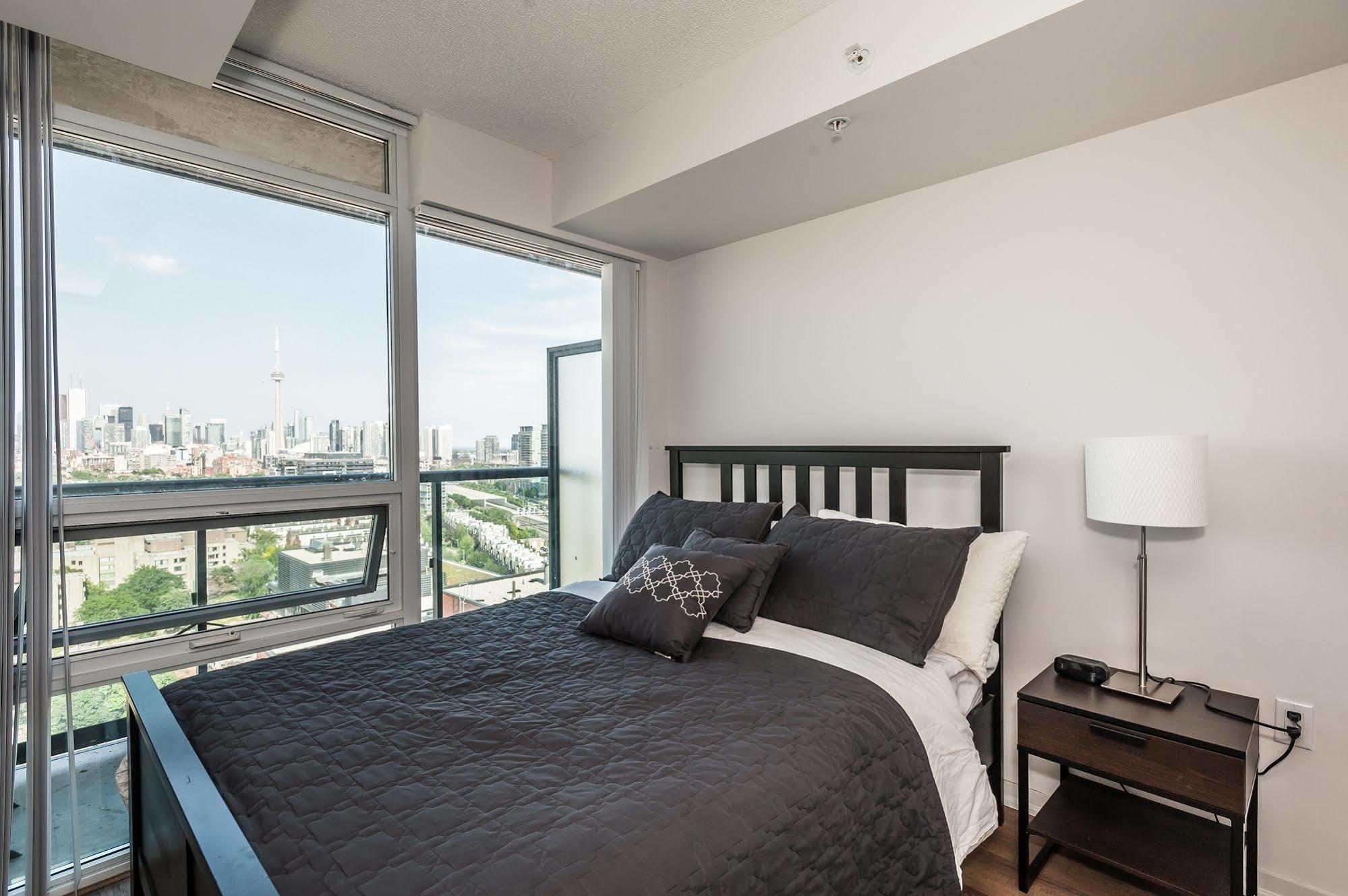 Apartment Soho 2 Bed | 2 Bath Cn Tower View