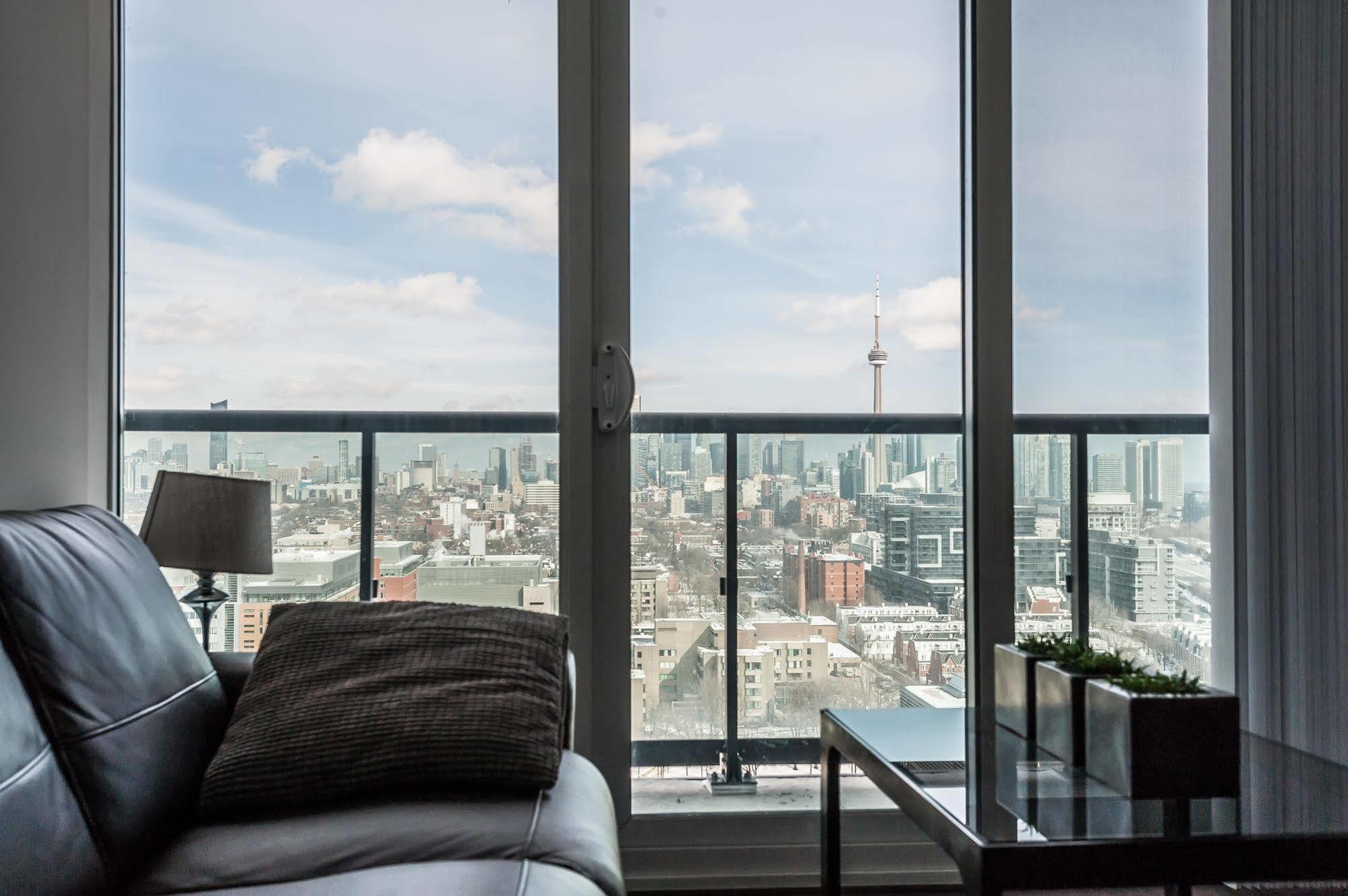 Apartment Soho 2 Bed | 2 Bath Cn Tower View
