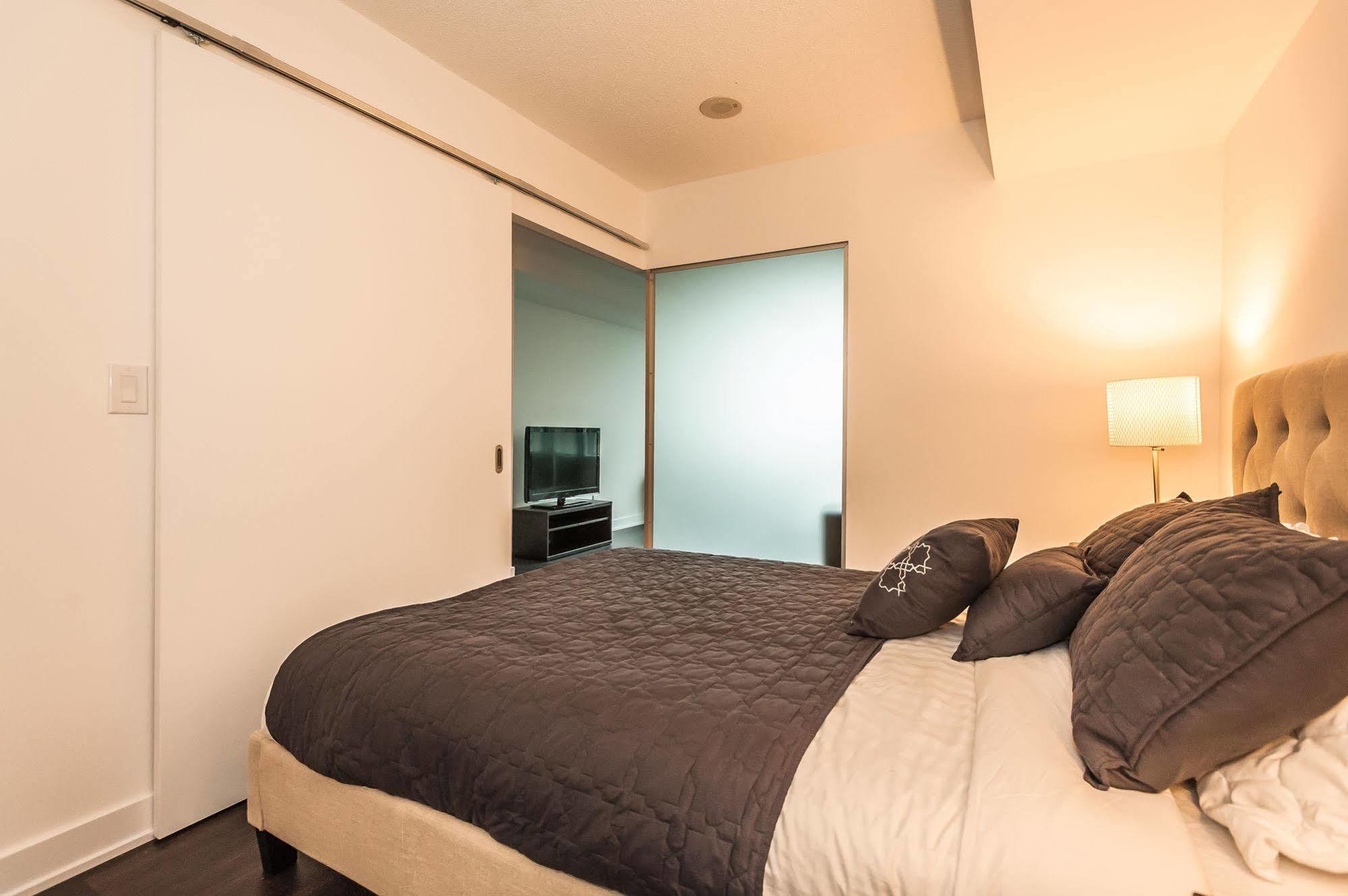 Apartment Life Lakeside Mimico *