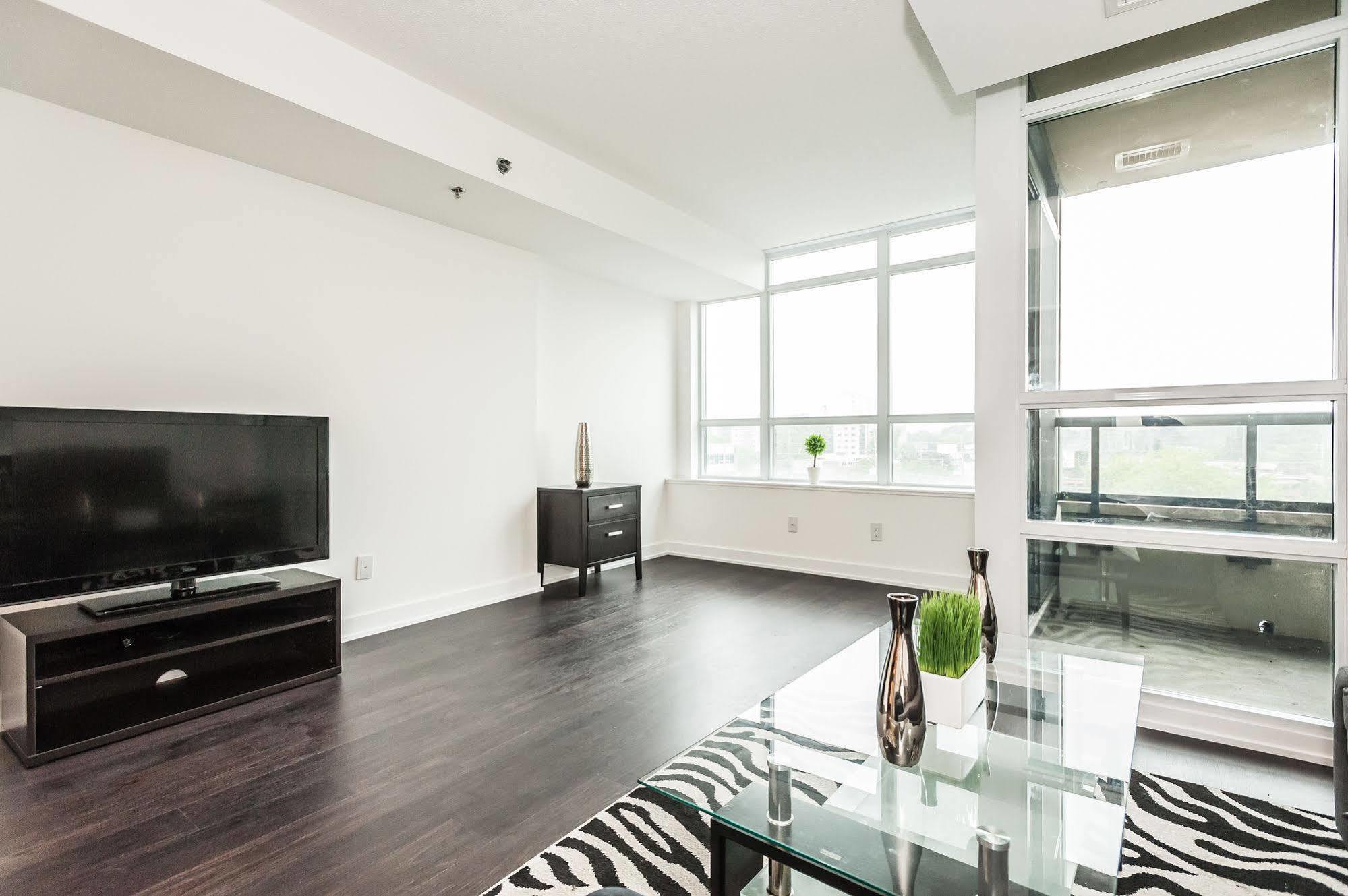 Life Lakeside Mimico * Toronto