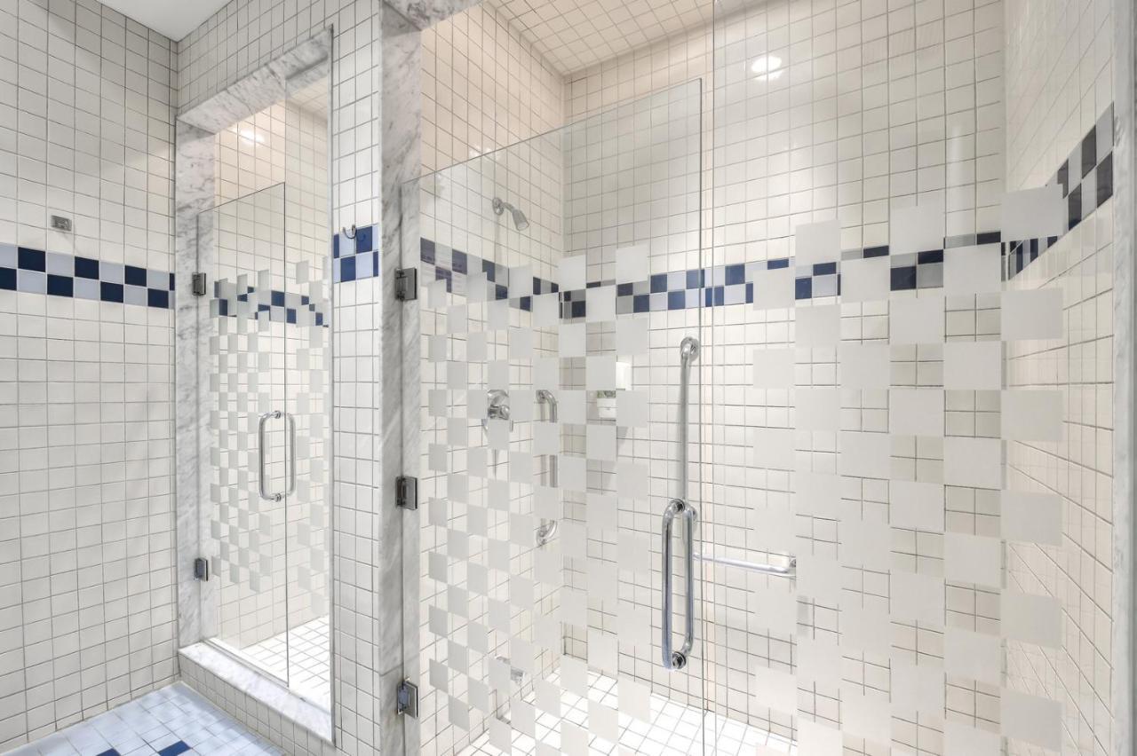 Apartment Luxury - Qwest Toronto