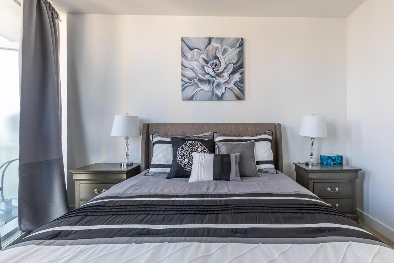 Apartment Simply Comfort. Gorgeous Downtown Toronto
