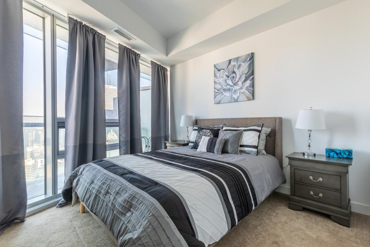 Simply Comfort. Gorgeous Downtown Toronto