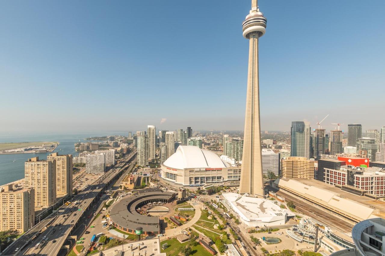 Simply Comfort. Gorgeous Downtown Apartment Toronto