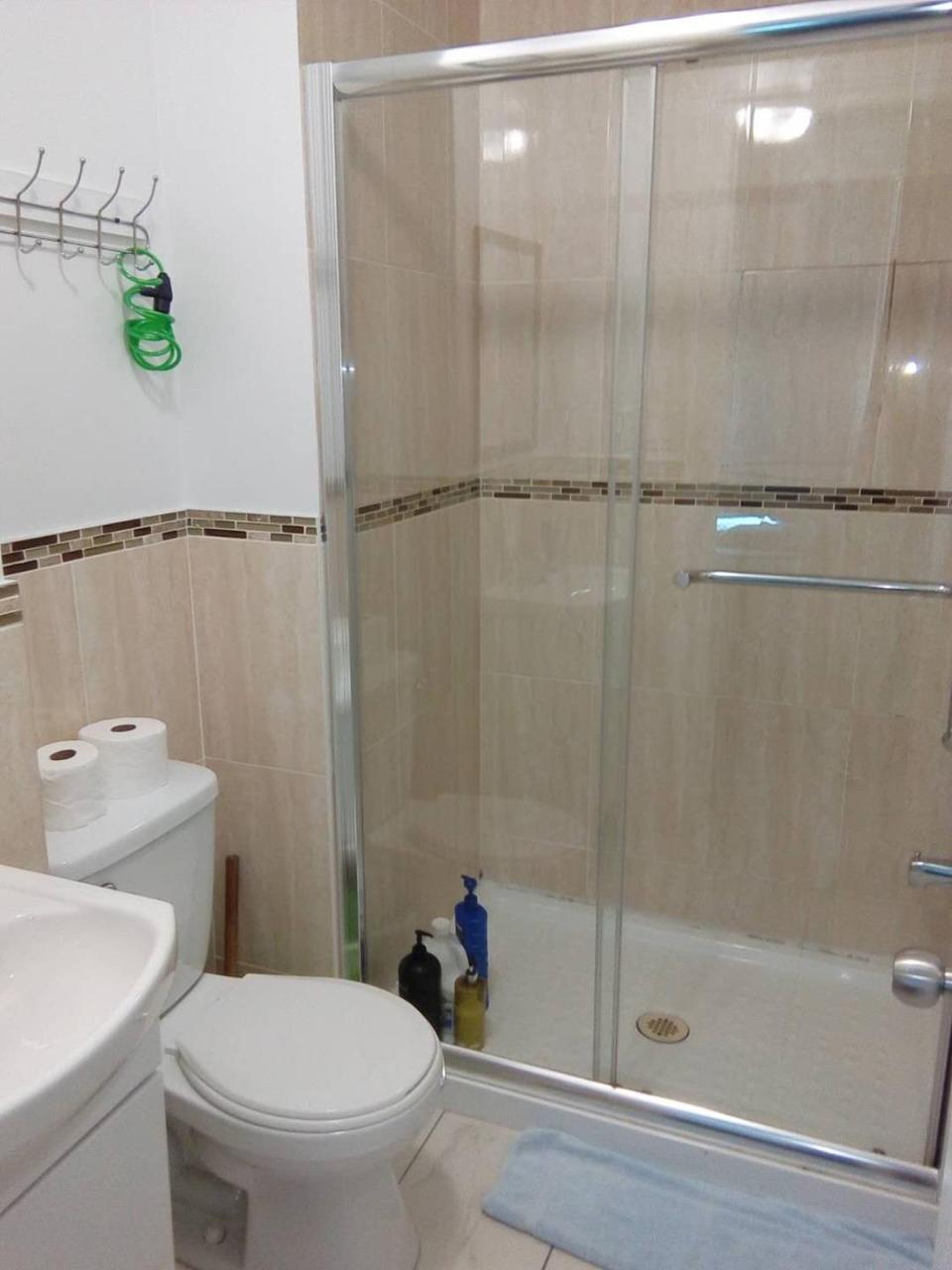 University Apartment Guest house Toronto