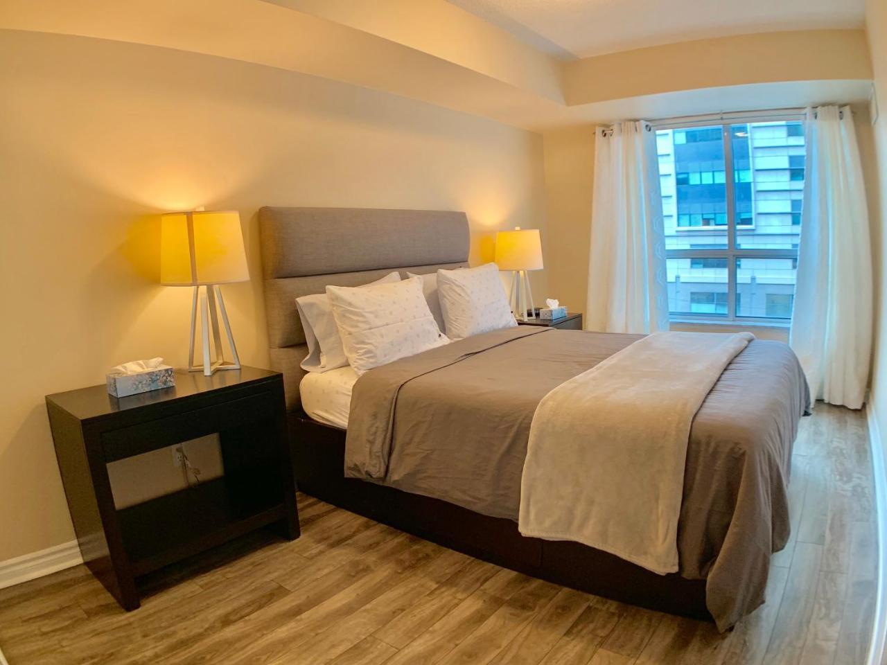 Apartment City Stay Condos - Downtown Toronto, Simcoe Street Toronto