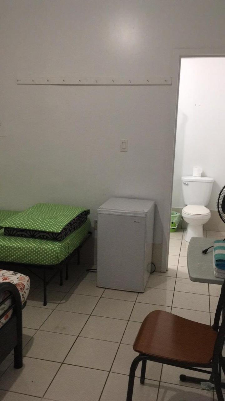 Guest house University Apartment Toronto