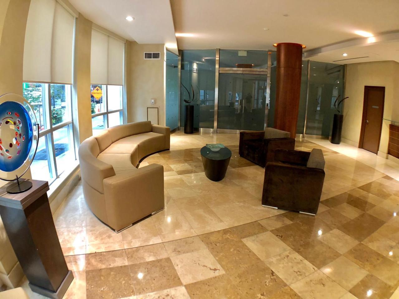 City Stay Condos - Downtown Toronto, Simcoe Street Apartment *