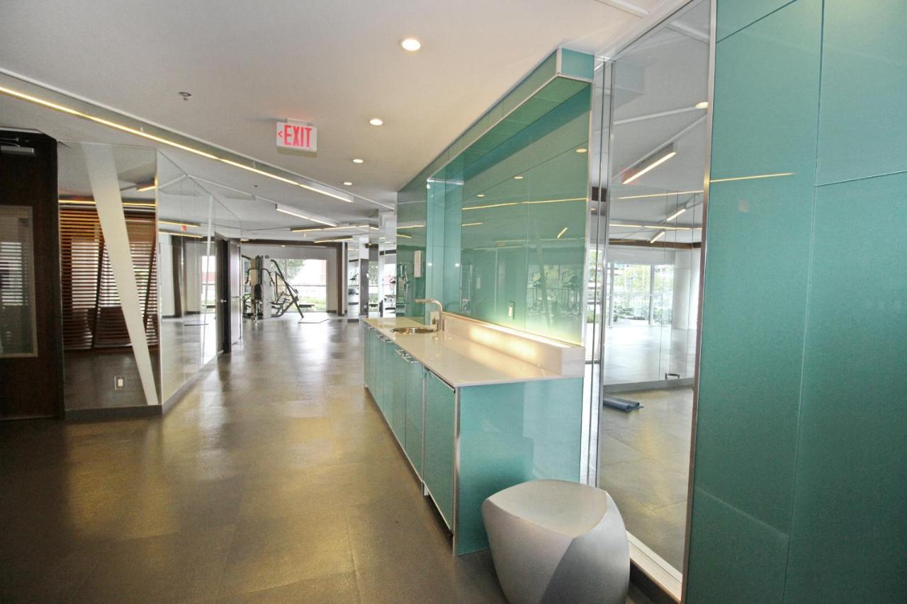 Boutique Suites - Entertainment District, Scotiabank Arena - Downtown Apartment Toronto