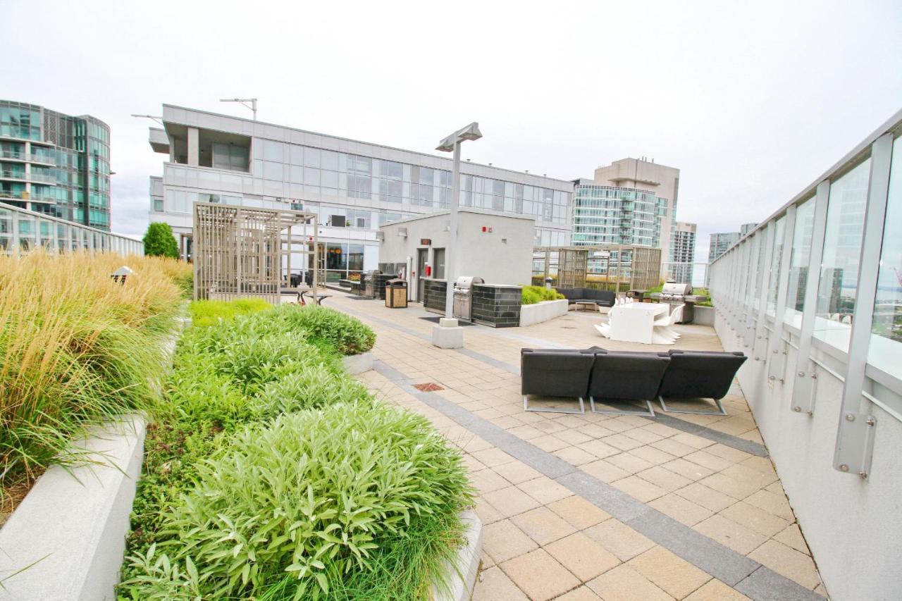 Boutique Suites - Entertainment District, Scotiabank Arena - Downtown Apartment Toronto