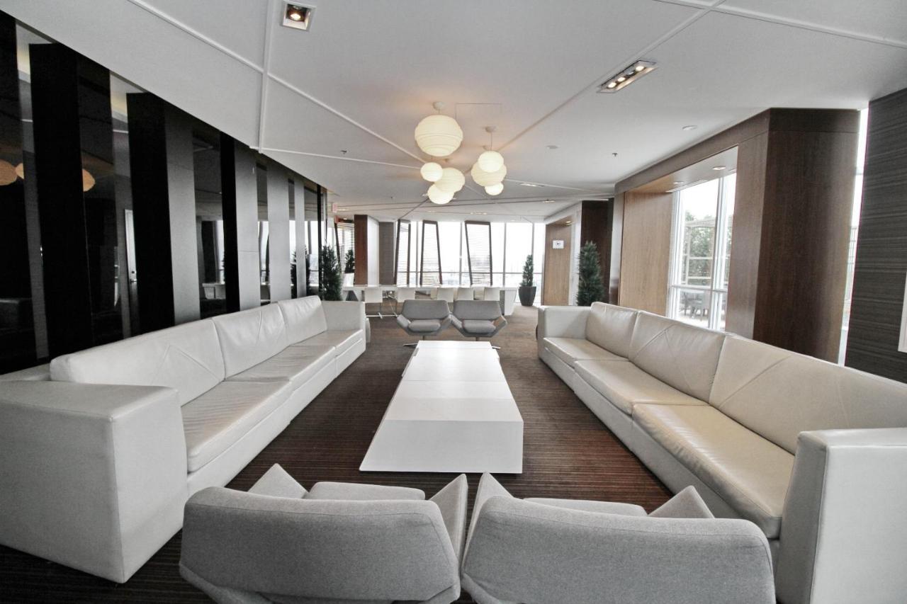 Apartment Boutique Suites - Entertainment District, Scotiabank Arena - Downtown Toronto