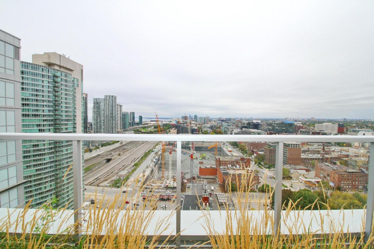 Apartment Boutique Suites - Entertainment District, Scotiabank Arena - Downtown Toronto