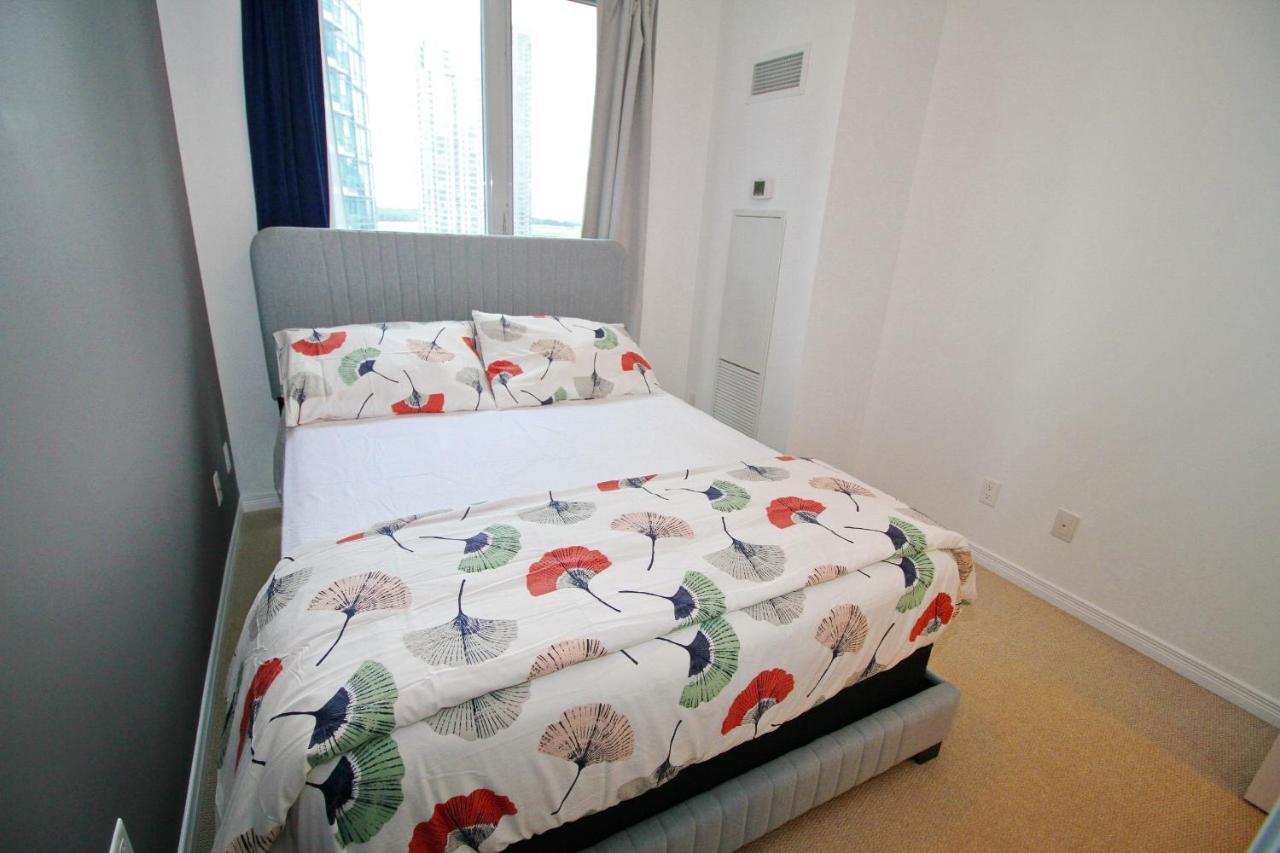 Boutique Suites - Entertainment District, Scotiabank Arena - Downtown Apartment *