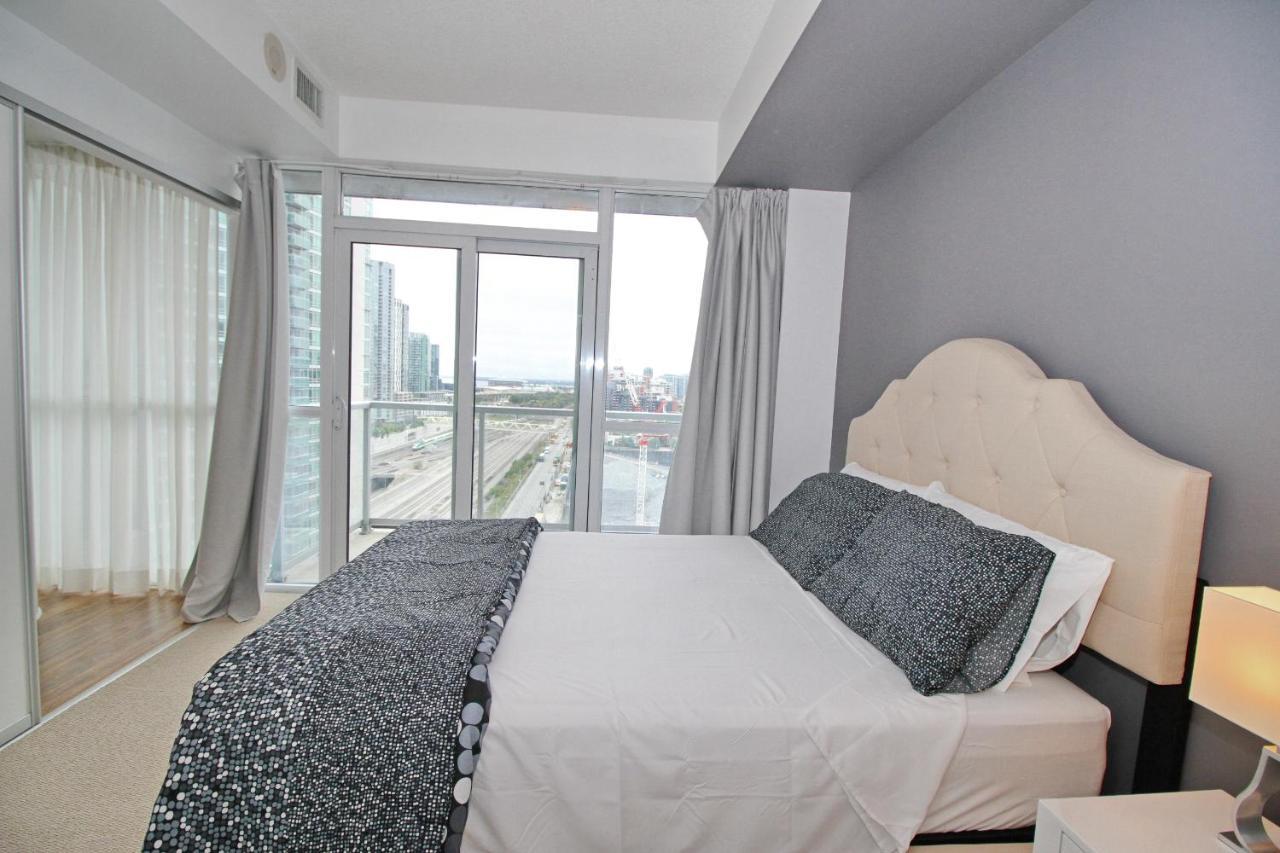 Boutique Suites - Entertainment District, Scotiabank Arena - Downtown Apartment Toronto