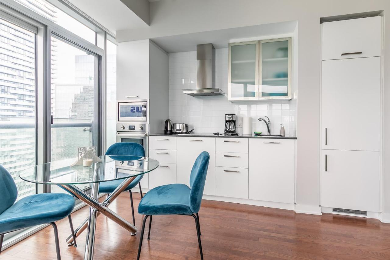 Simply Comfort. Gorgeous Downtown Toronto