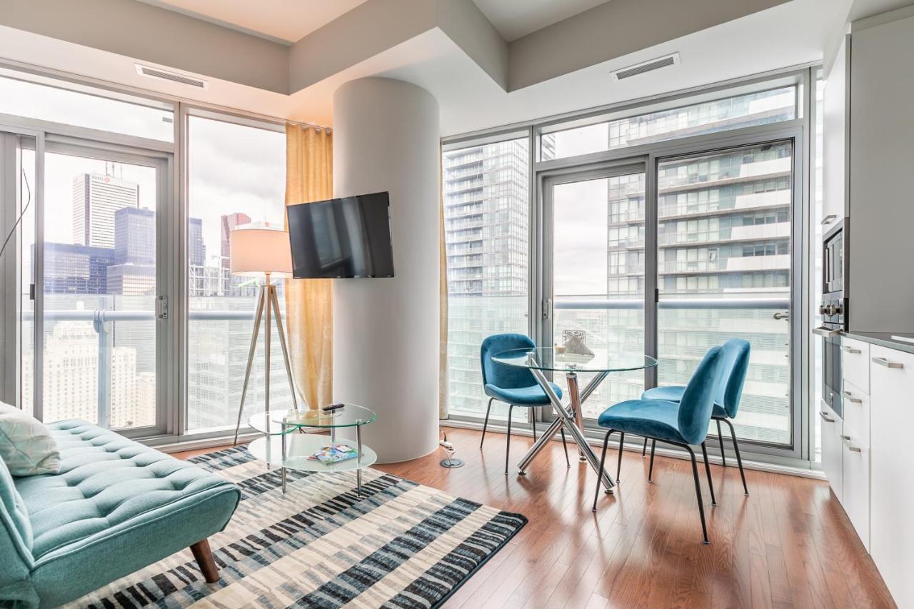 Simply Comfort. Gorgeous Downtown Toronto