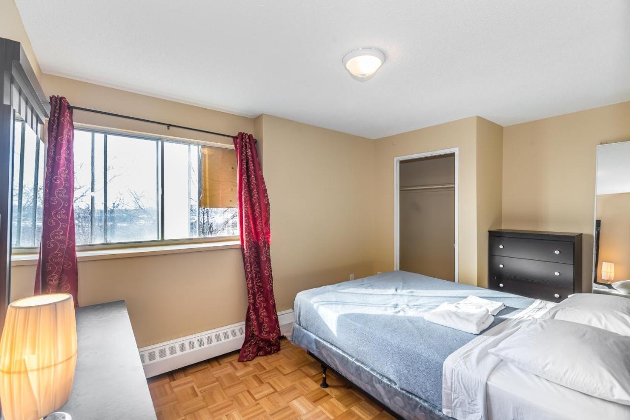Furnished Living- Scarborough Apartment *