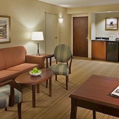 Hotel Courtyard By Marriott Airport