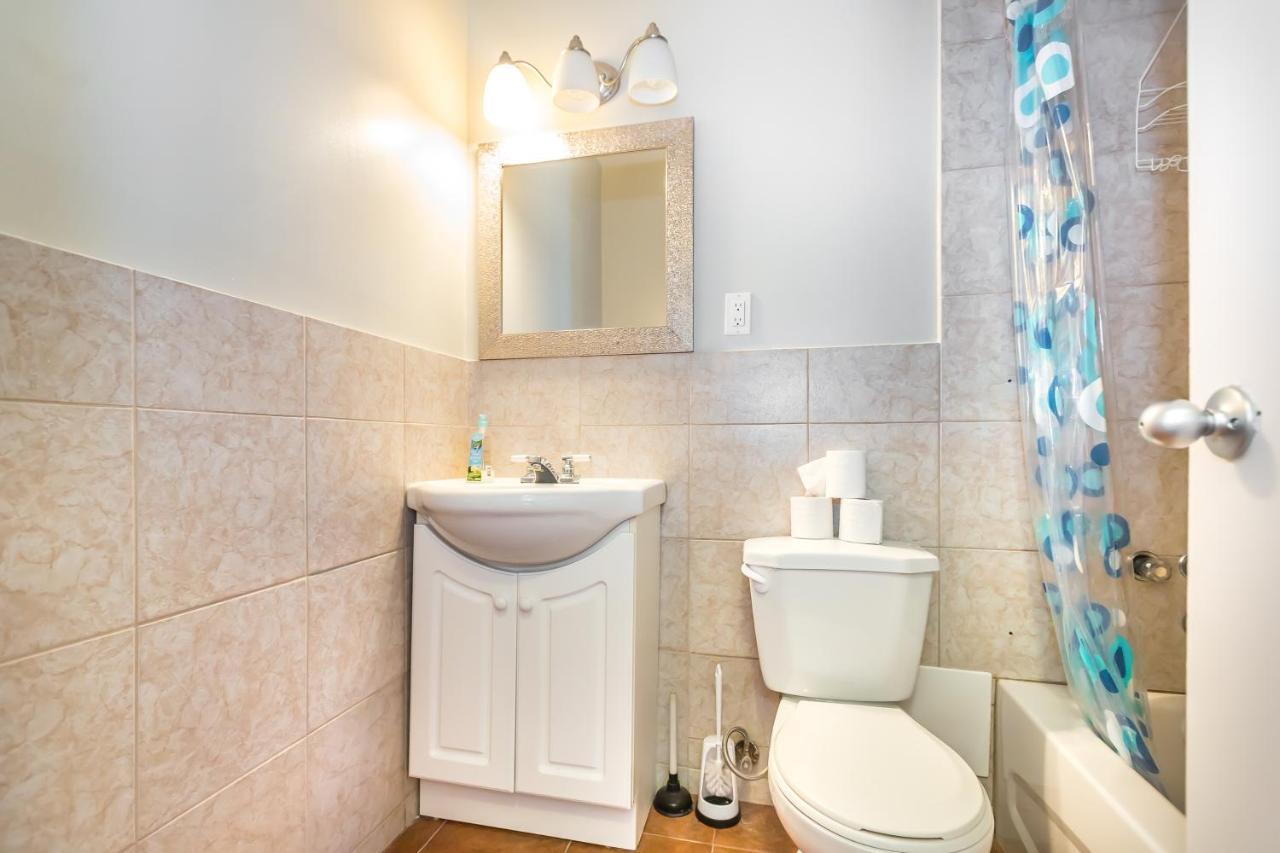 Apartment Furnished Living- Scarborough *