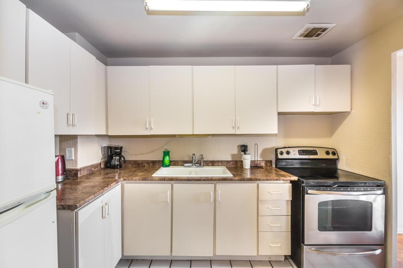 Apartment Furnished Living- Scarborough *