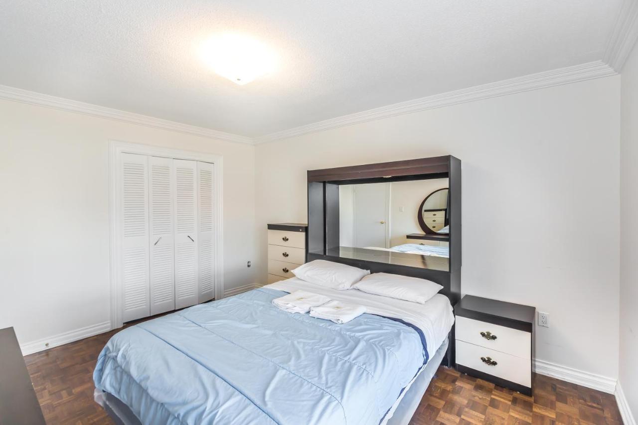 Furnished Living- Scarborough Apartment *